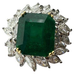 18k White Gold Marquise Diamond and Emerald Ring