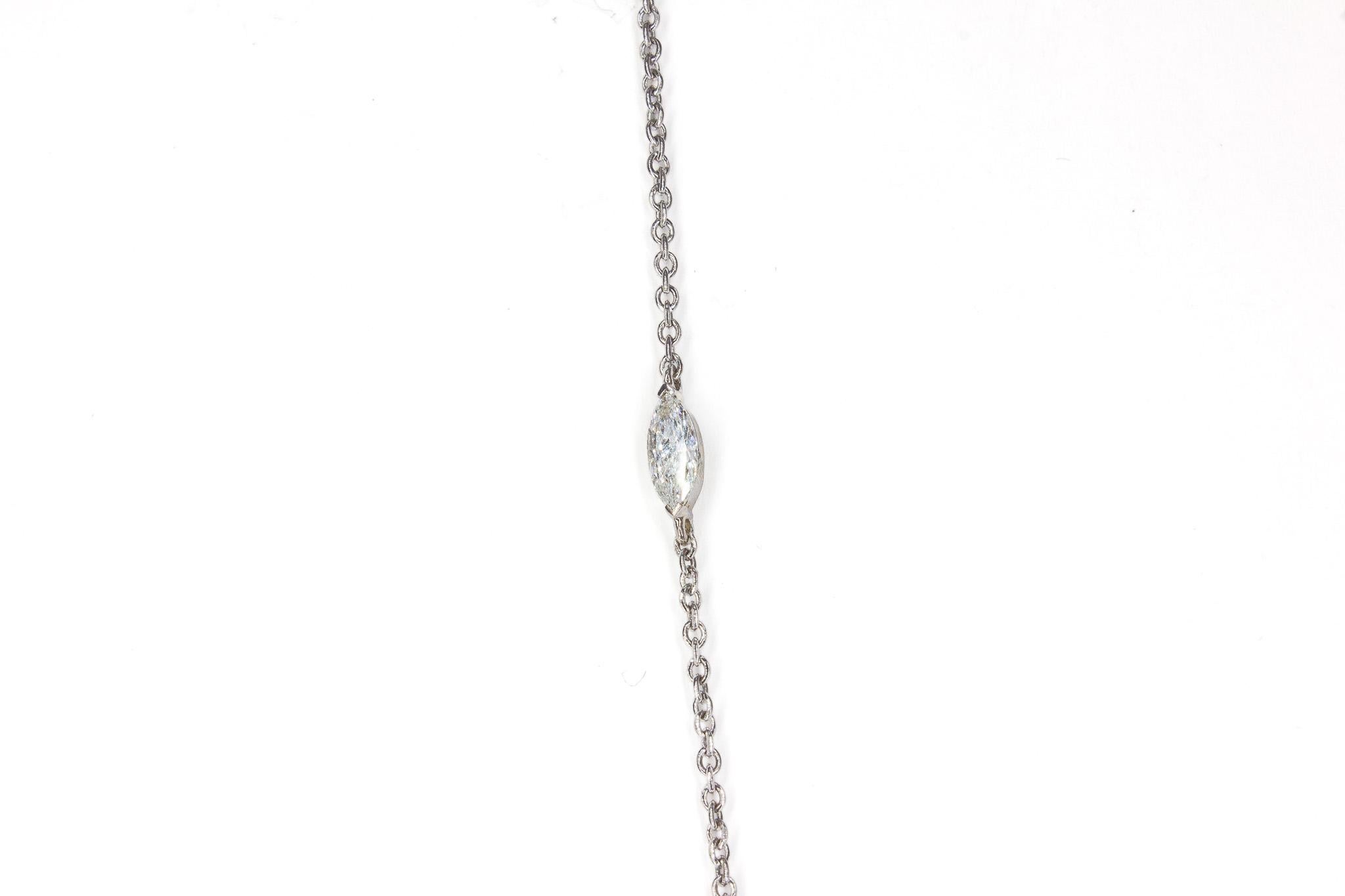 Contemporaneo Collana con diamanti marquise in oro bianco 18K in vendita