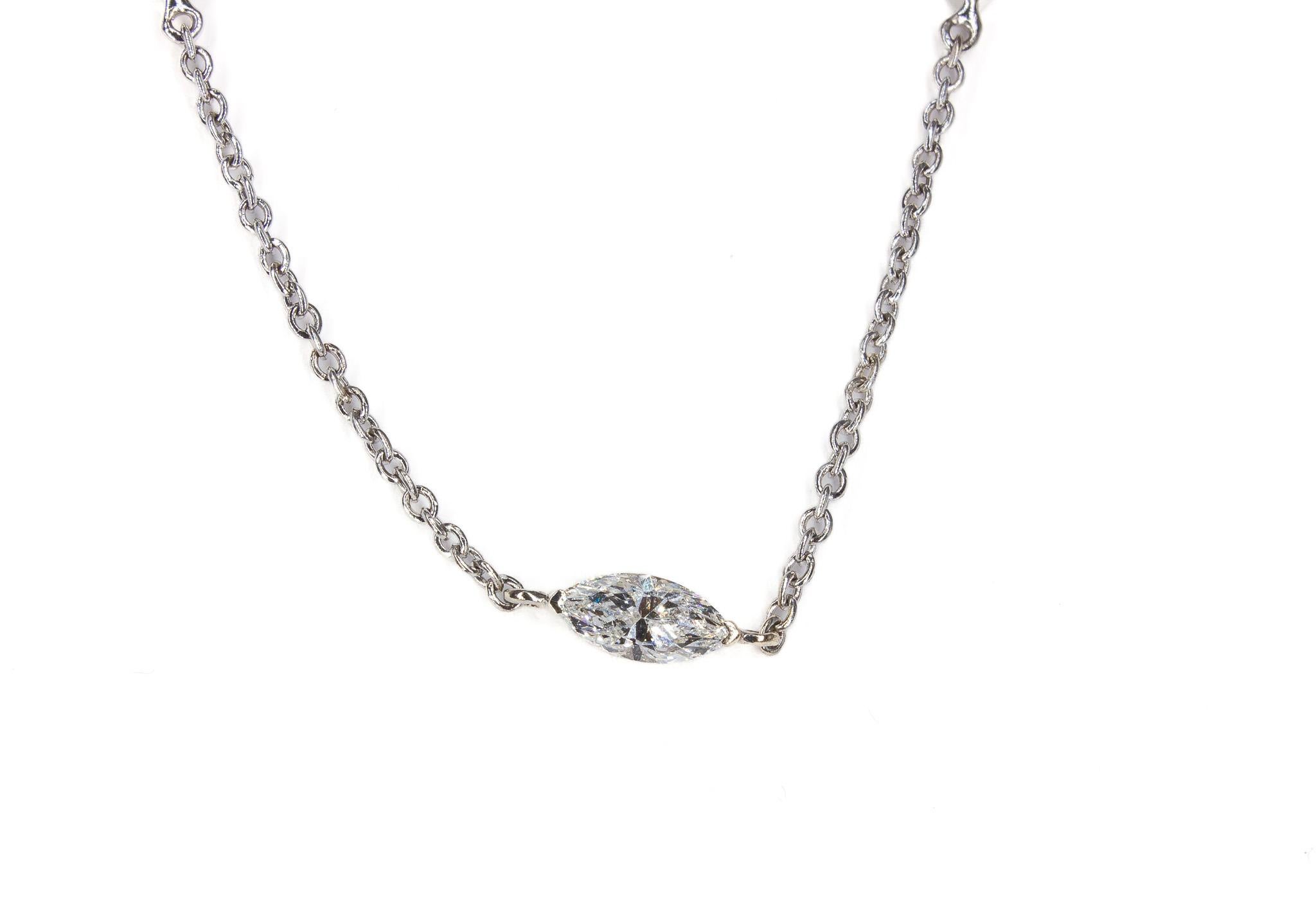 Taglio marquise Collana con diamanti marquise in oro bianco 18K in vendita