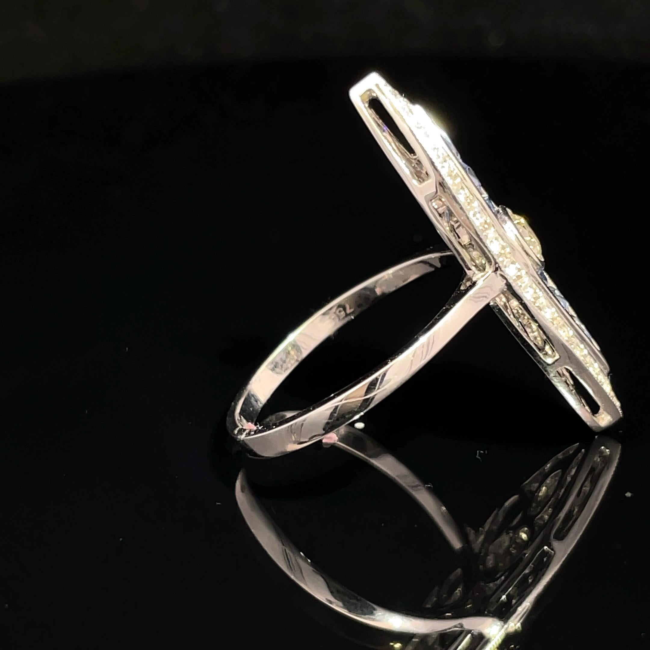 18k Weißgold Marquise Form Diamant & Saphir Ring im Zustand „Neu“ im Angebot in New York, NY