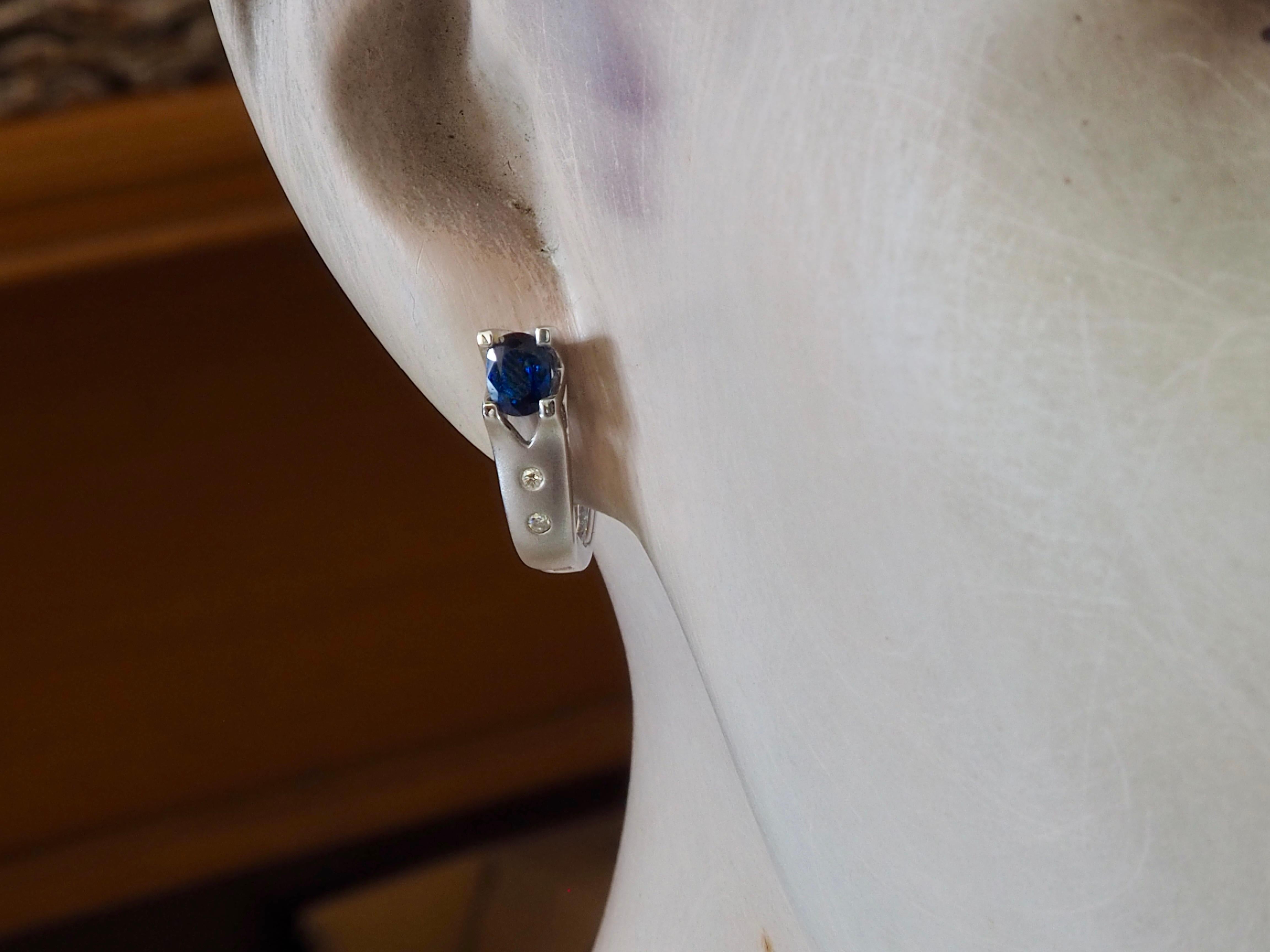 18K White Gold Matted 1.06 Carat Blue Sapphire & 0.05 Carat Diamond Earrings For Sale 1