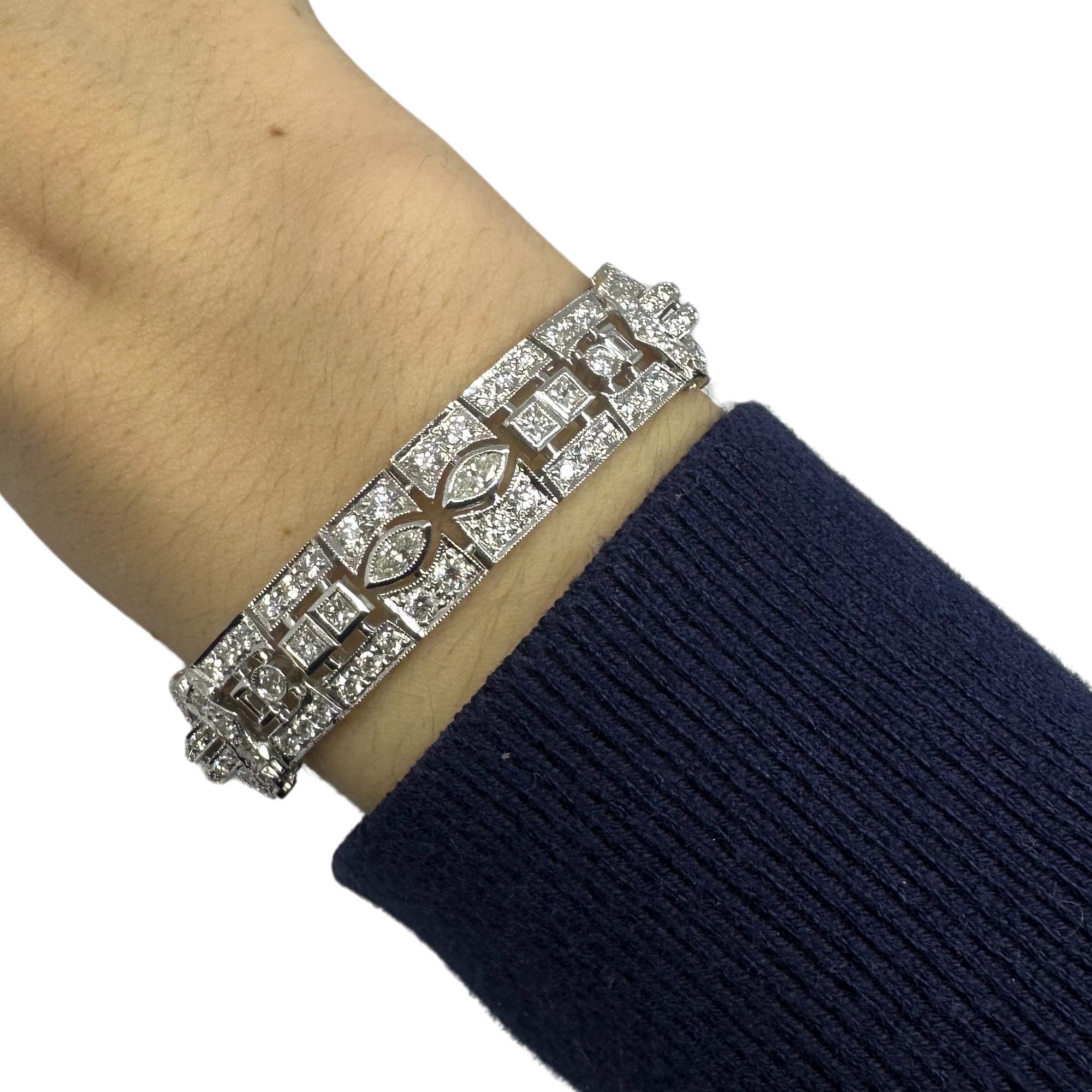 Bracelet en or blanc 18 carats avec diamants tailles mixtes en vente 8