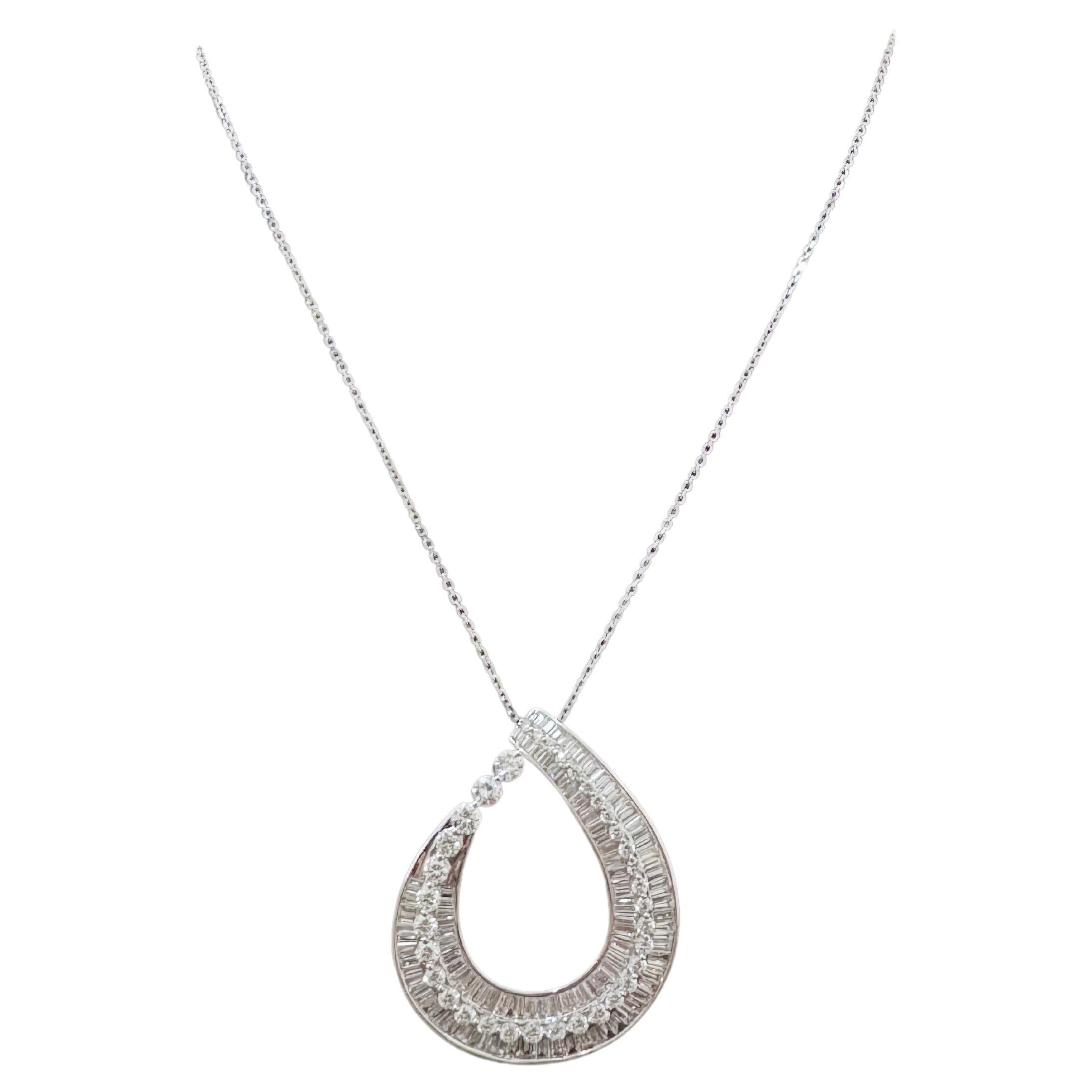 18k White Gold Modern Diamond Pendant For Sale