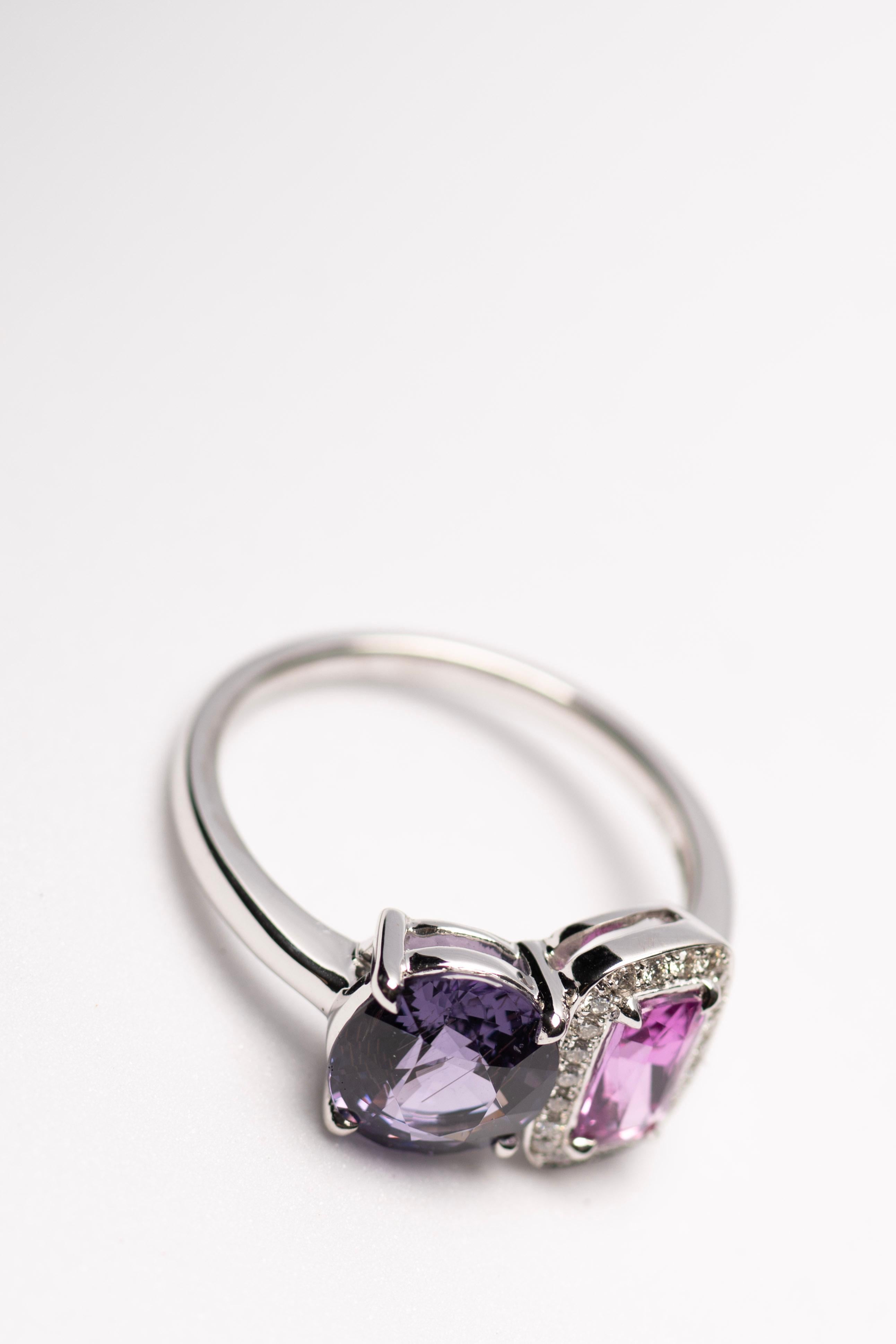 in vendita:  Anello Moi et Toi in oro bianco 18K con spinello viola e zaffiro rosa 5