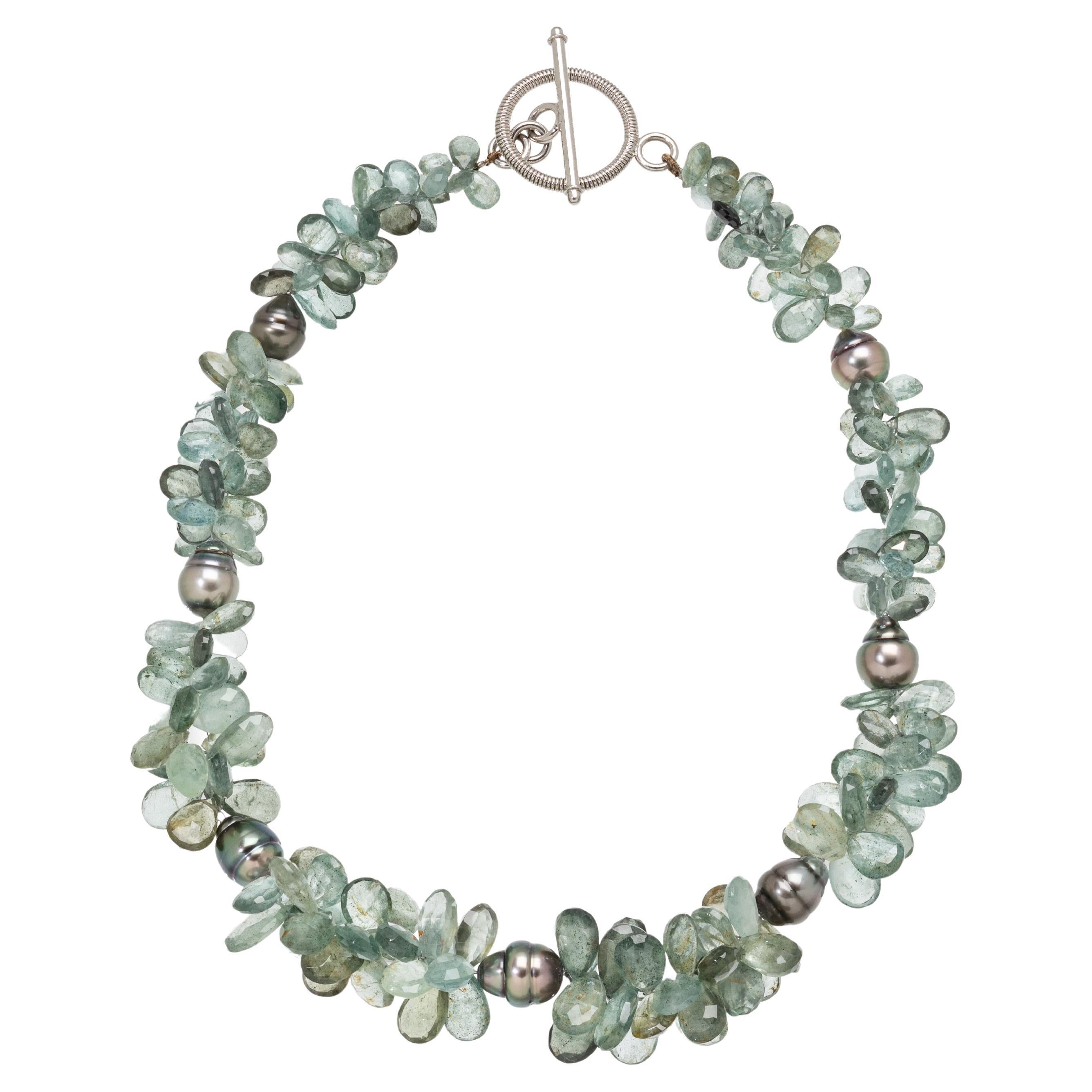 18k White Gold Moss Aquamarine and Cerclé Baroque Tahitian Pearl Necklace For Sale