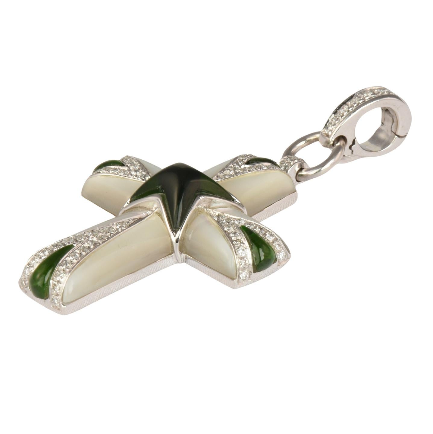 18 Karat Weißgold, Perlmutt, grüner Turmalin, Diamantkreuz (Mappin & Webb) (Modernistisch)