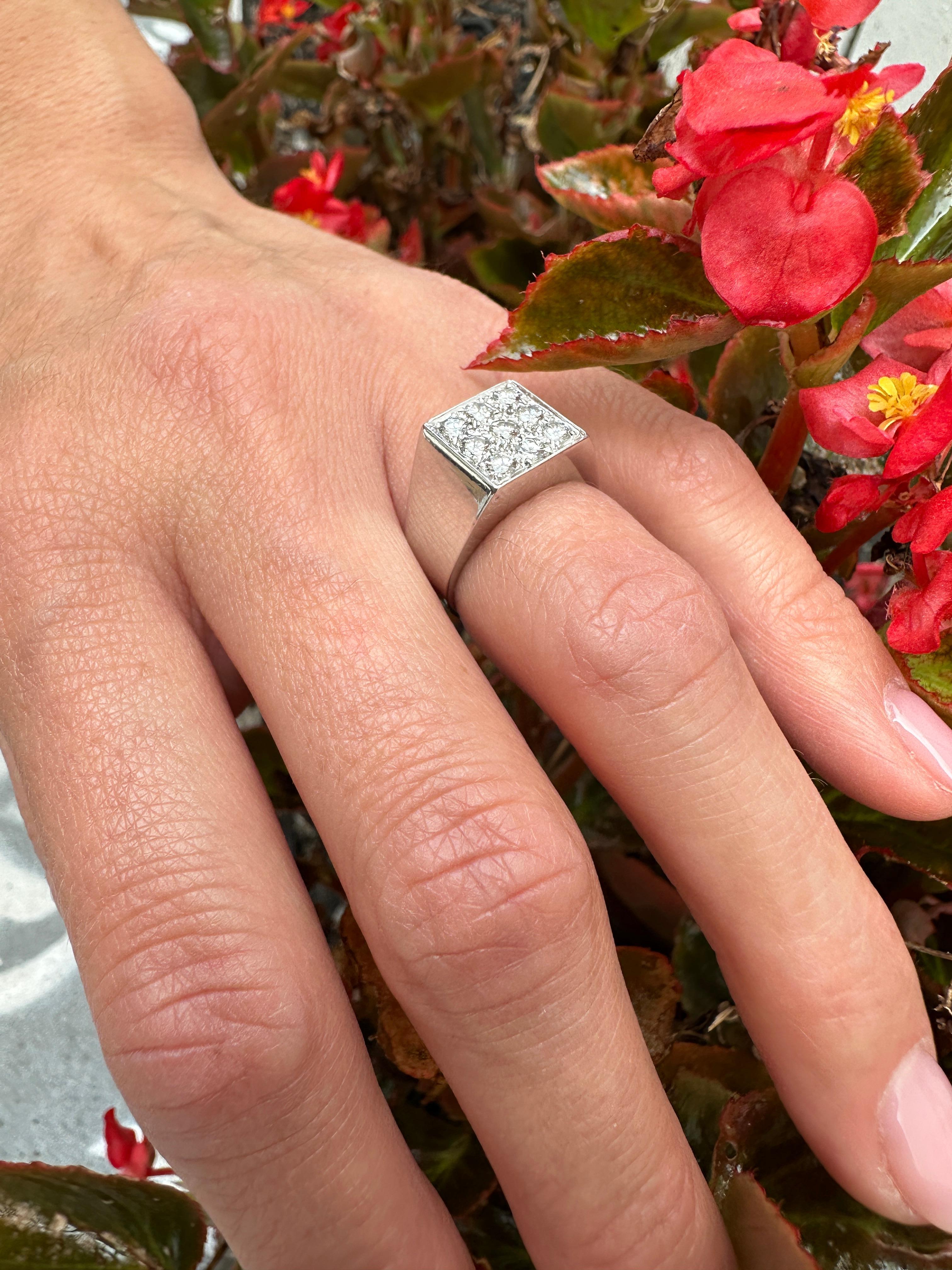 18k White Gold Multi Diamond Ring For Sale 1