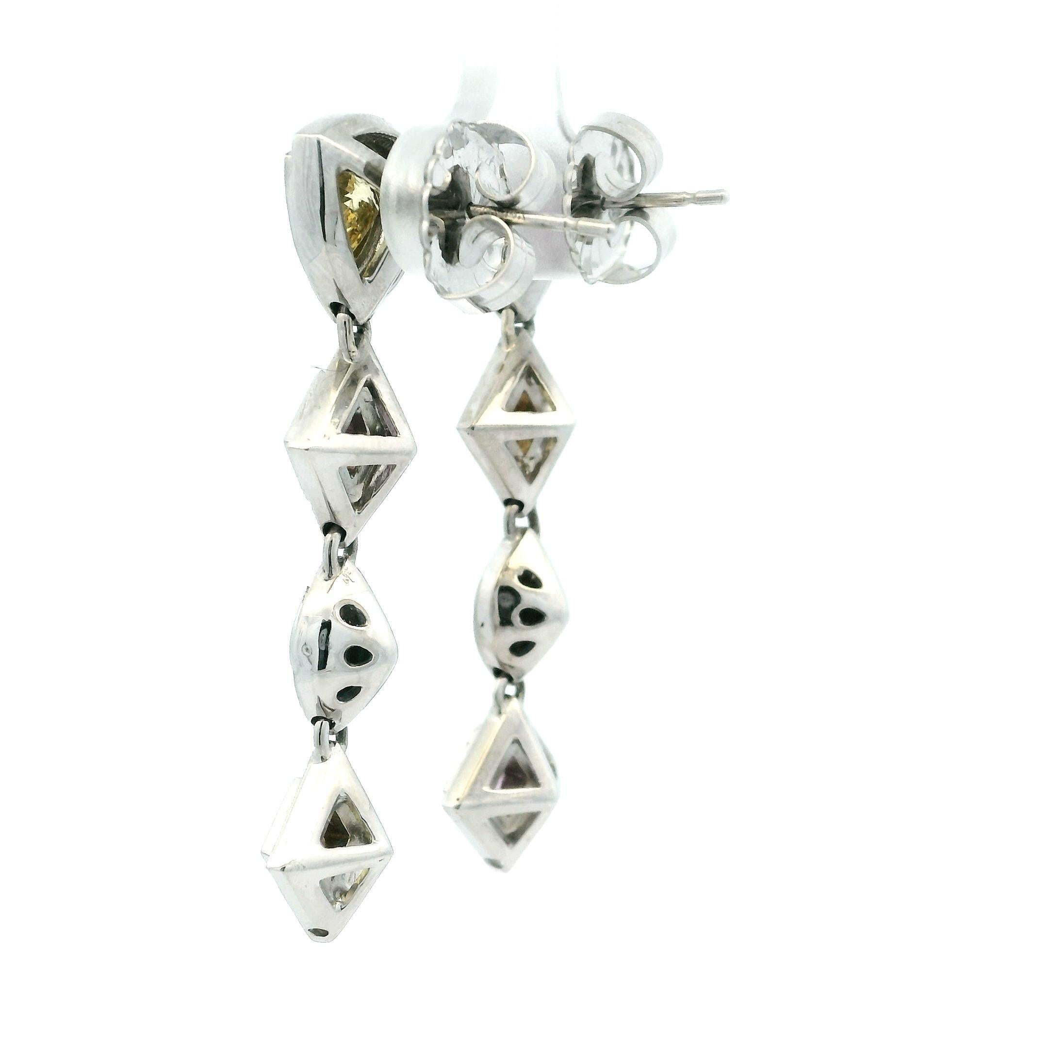 Donna Orecchini a goccia articolati con zaffiro e diamante in oro bianco 18 carati, 5ct Sapph in vendita