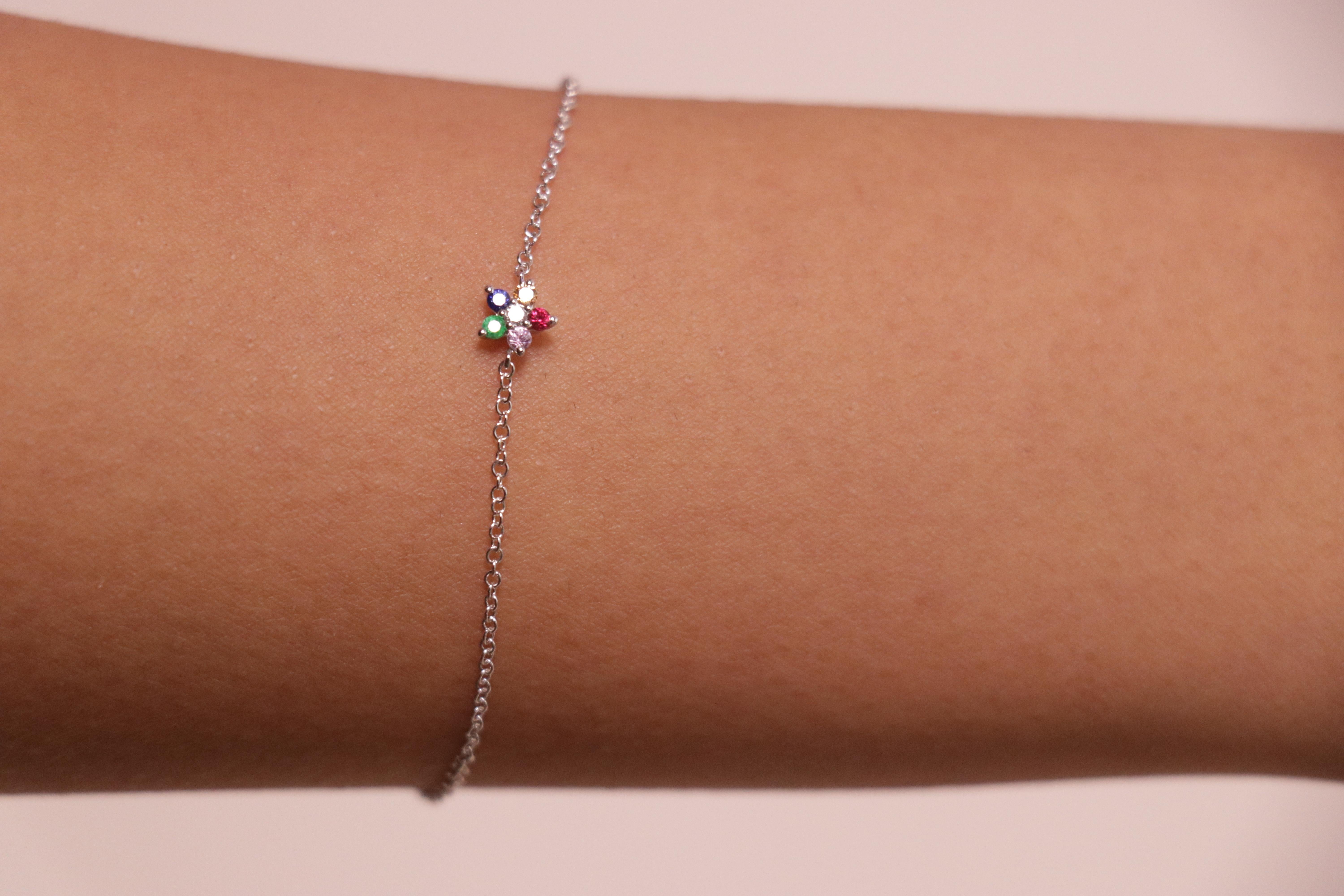 Donna Bracciale con fiori di diamanti rotondi e pietre multiple in oro bianco 18k Cts 0,12 in vendita