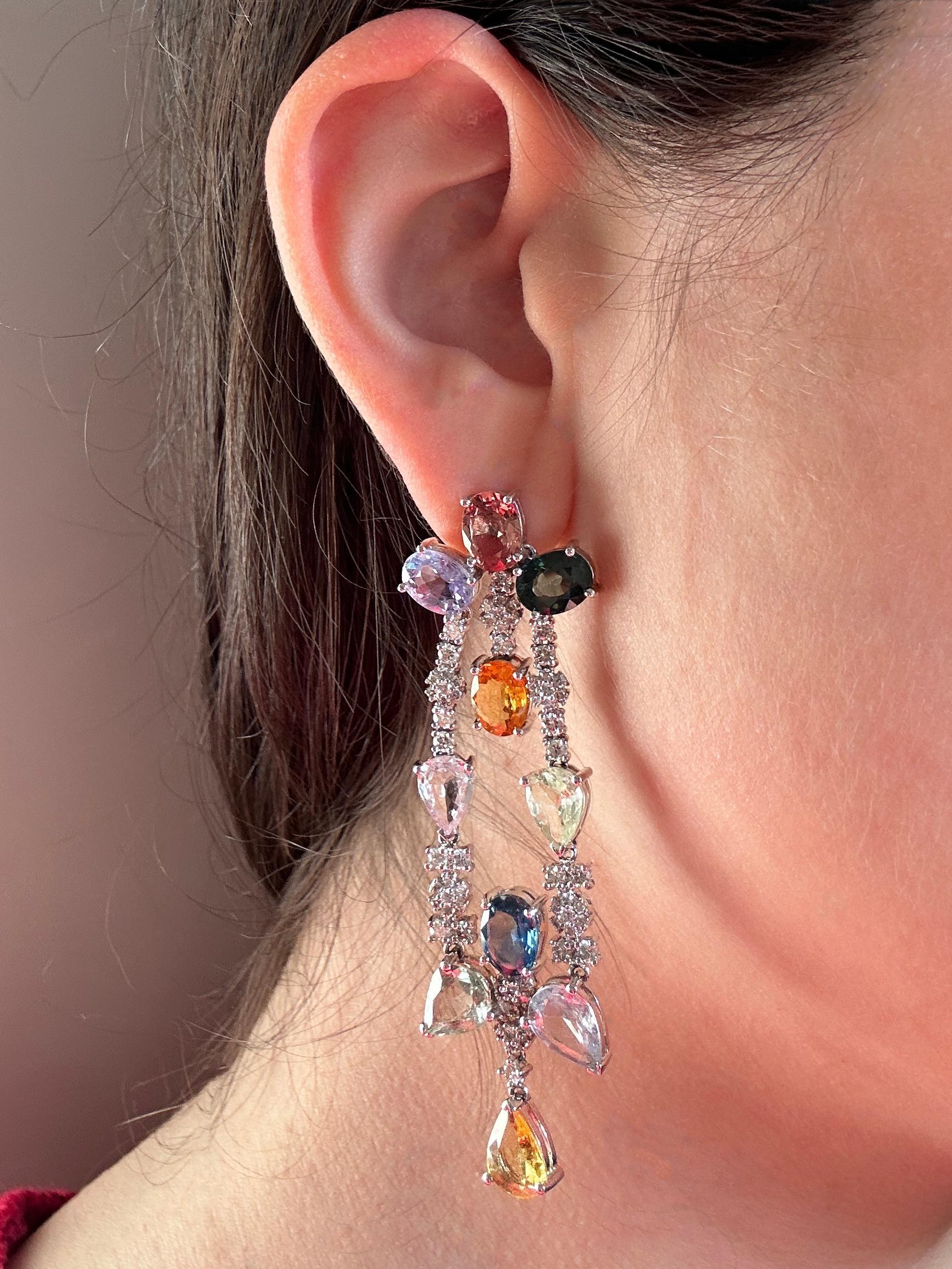 Pendientes Gota Zafiro Multicolor Oro Blanco 18k en Bueno estado para la venta en New York, NY