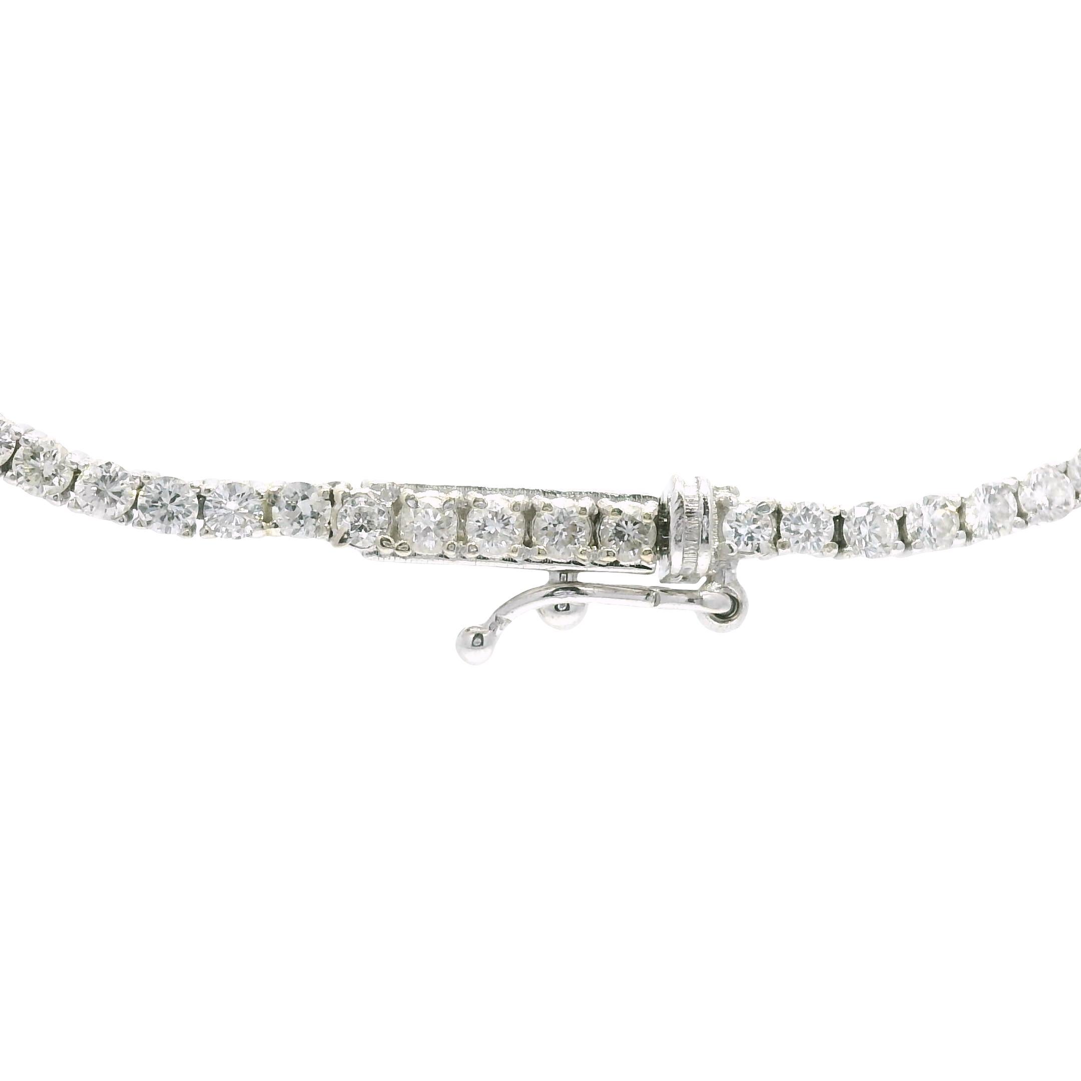 Collana Tennis con diamanti naturali da 4,0 carati in oro bianco 18k in vendita 1