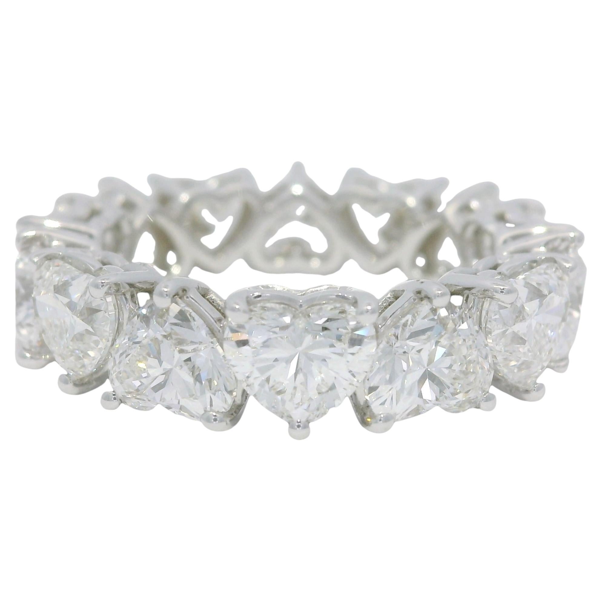 18k Weißgold Natürliche 7,14 Karat Herzform Diamant Eternity Ring Auf Lager