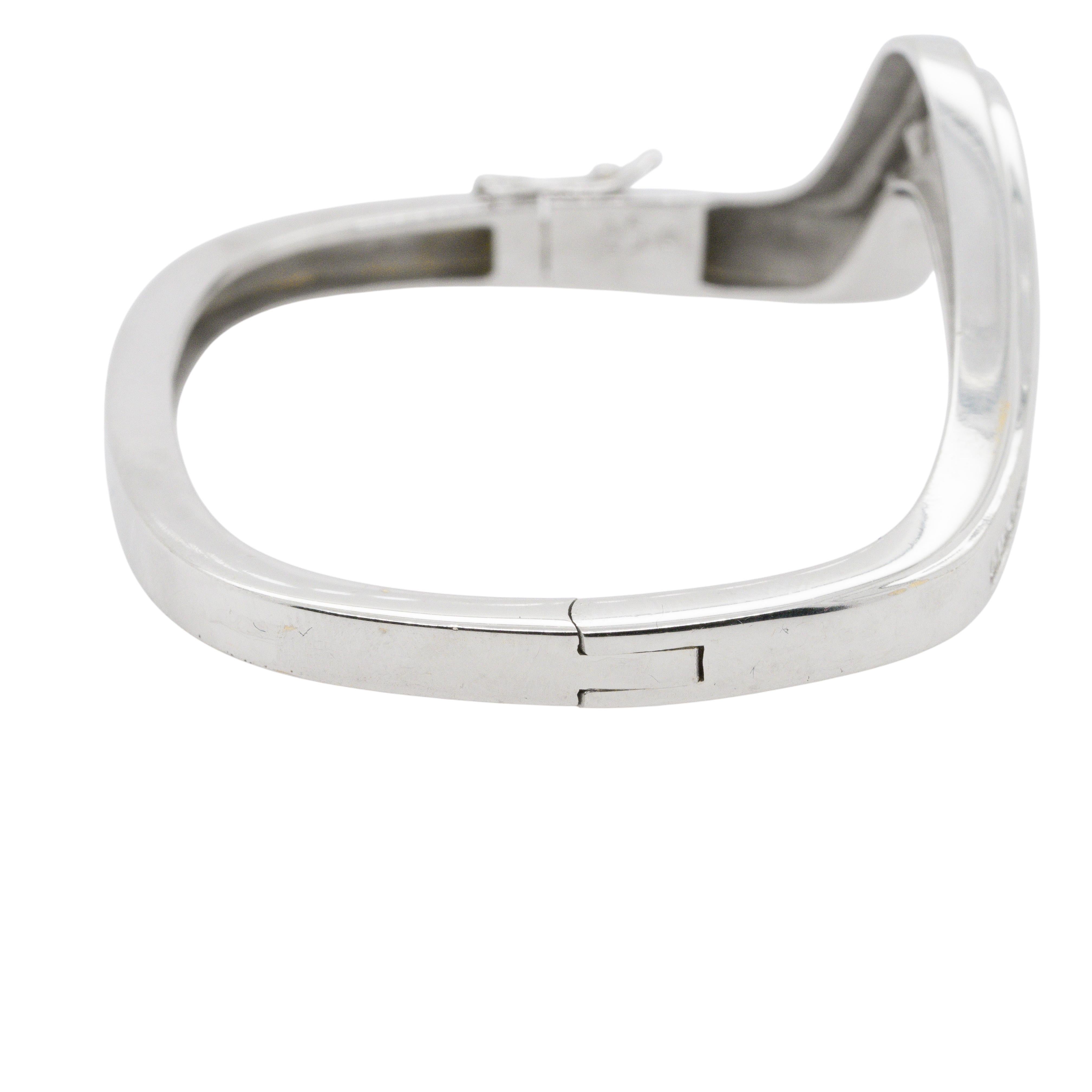 18k White Gold Natural Baguette Bangle Bracelet In Excellent Condition For Sale In Boca Raton, FL