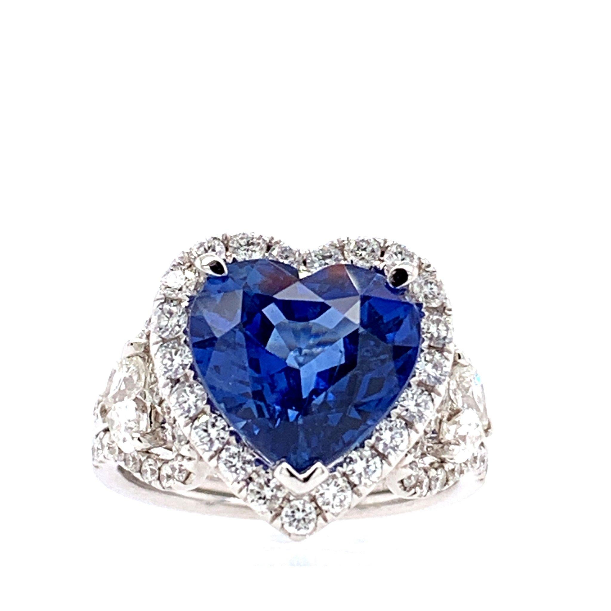 18K White Gold Natural Blue Sapphire & Halo Diamonds Art Deco Style Ring 5.44ct In New Condition For Sale In New York, NY