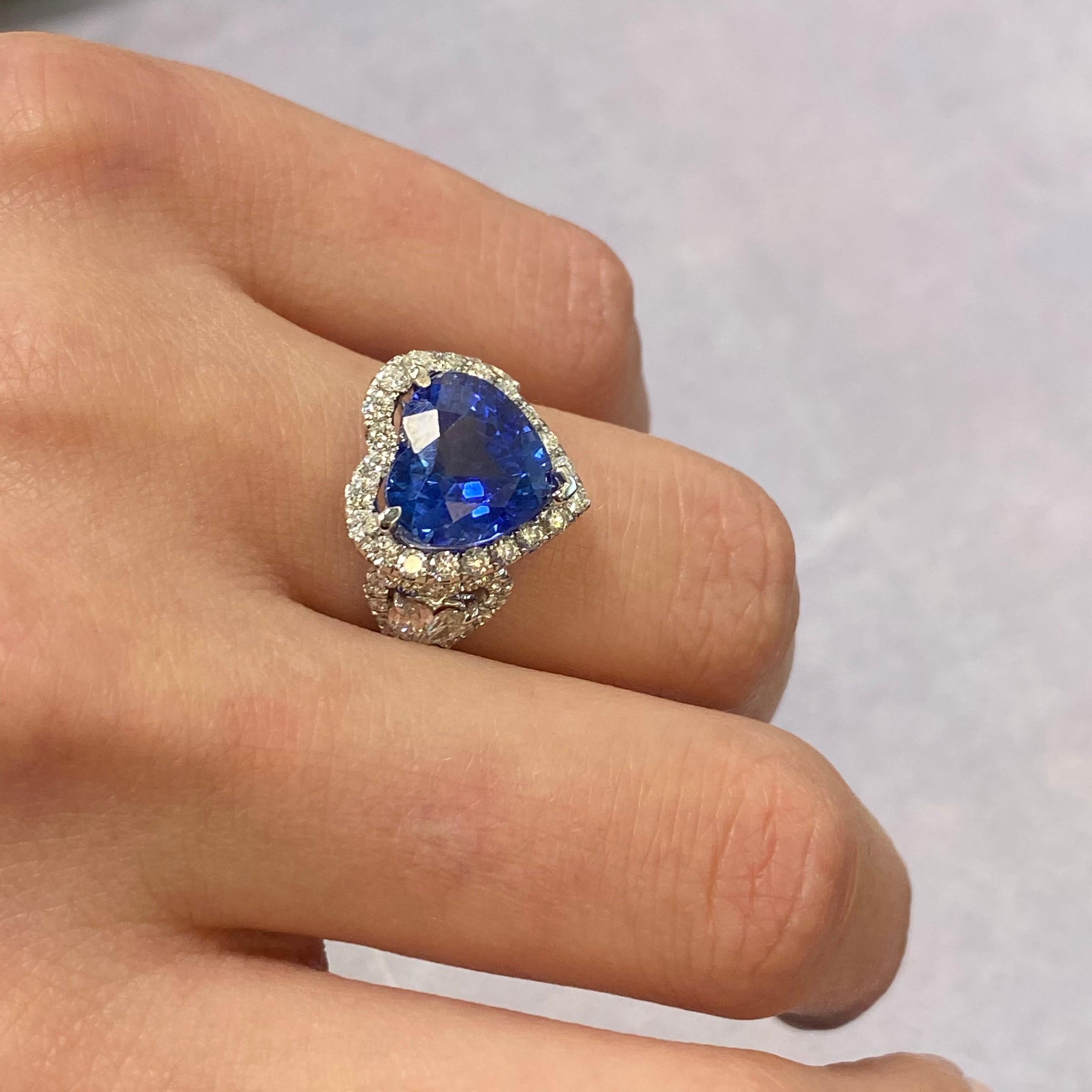 18K White Gold Natural Blue Sapphire & Halo Diamonds Art Deco Style Ring 5.44ct For Sale 2