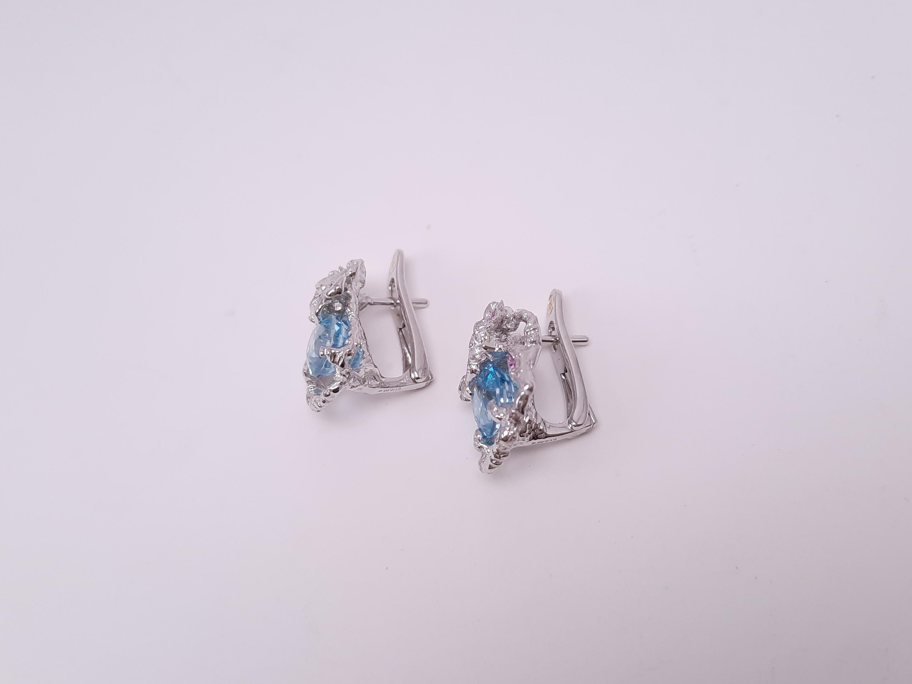 Boucles d'oreilles artisanales en or blanc 18 carats avec zircon bleu naturel et diamant Neuf - En vente à Hong Kong, HK