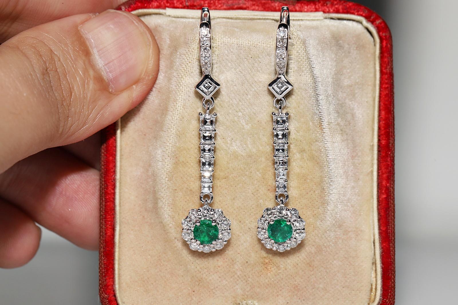 In very good condition.
Total weight is 8.1 grams.
Totally is diamond 2.20 ct.
The diamond is has F-G color and vvs-vs clarity.
Totally is emerald 1.20 ct.
Box is not included.
Please contact for any questions.