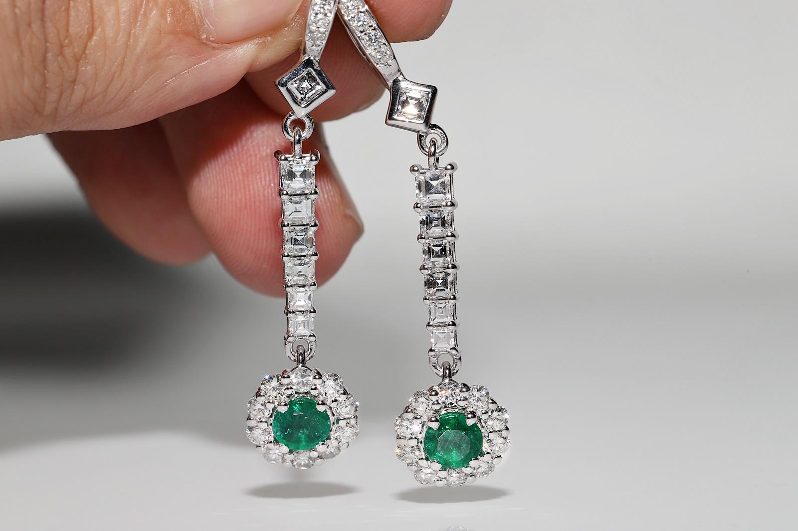 18k White Gold Natural Diamond And Emerald  Decorated Drop Earring  In Good Condition For Sale In Fatih/İstanbul, 34