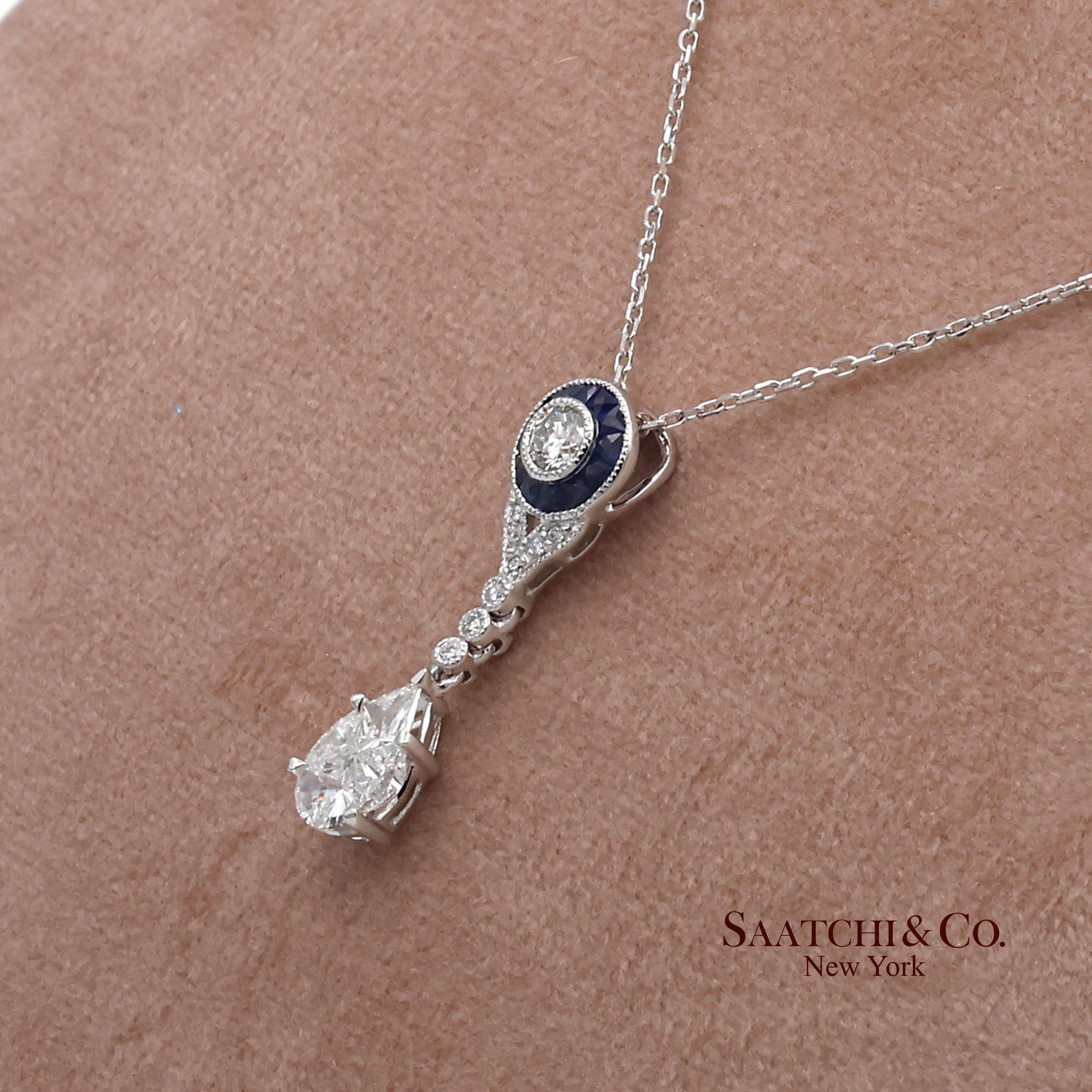 Contemporain Pendentif en or blanc 18 carats diamant naturel et saphir taille pie avec chaîne en or 14 carats en vente