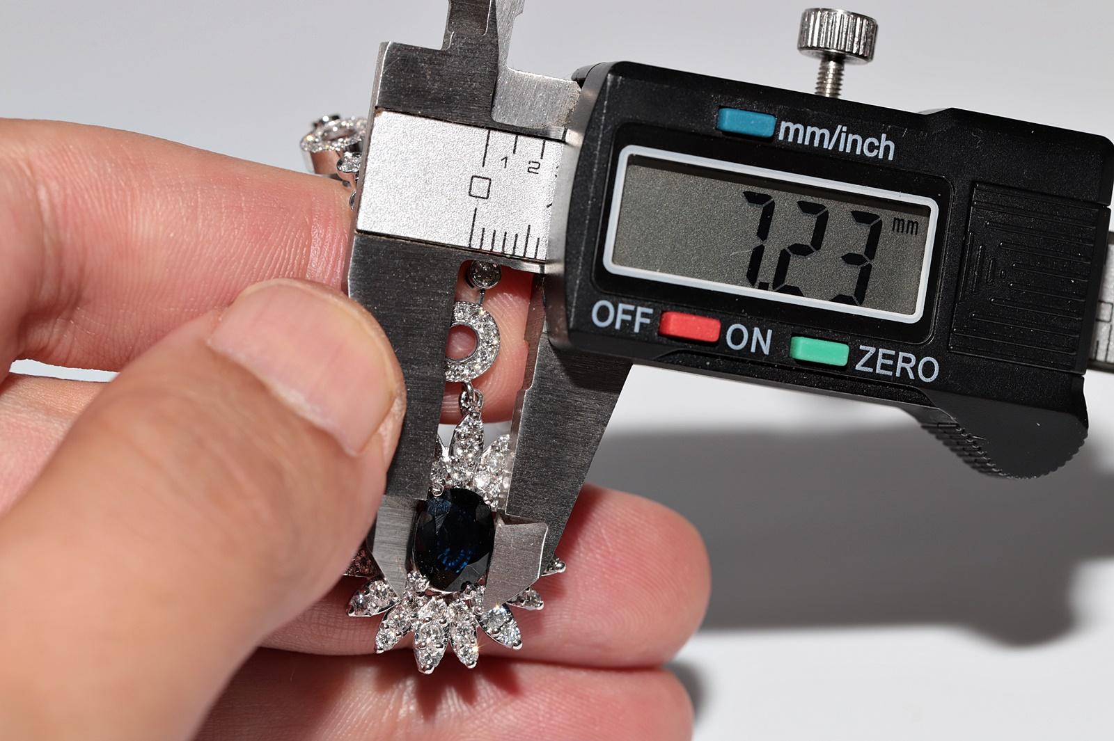 Collana decorata con diamanti naturali e zaffiri in oro bianco 18 carati in vendita 2