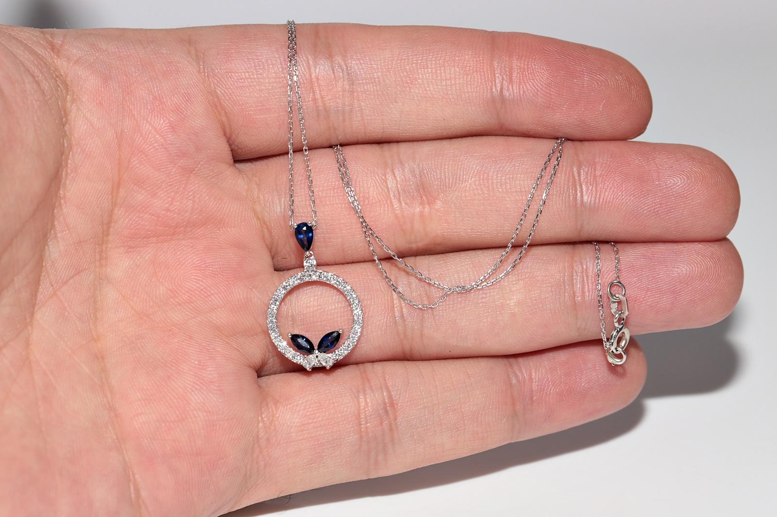Collier pendentif décoré de diamants naturels et de saphirs en or blanc 18 carats en vente 6