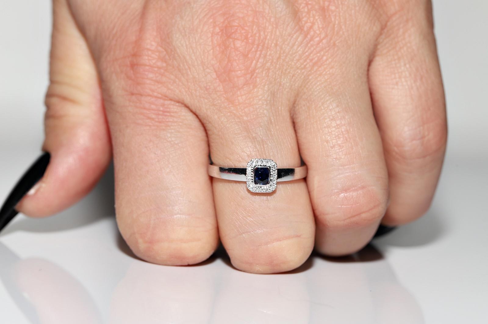 18 Karat Weißgold Dekorierter Ring mit natürlichem Diamant und Saphir (Moderne) im Angebot