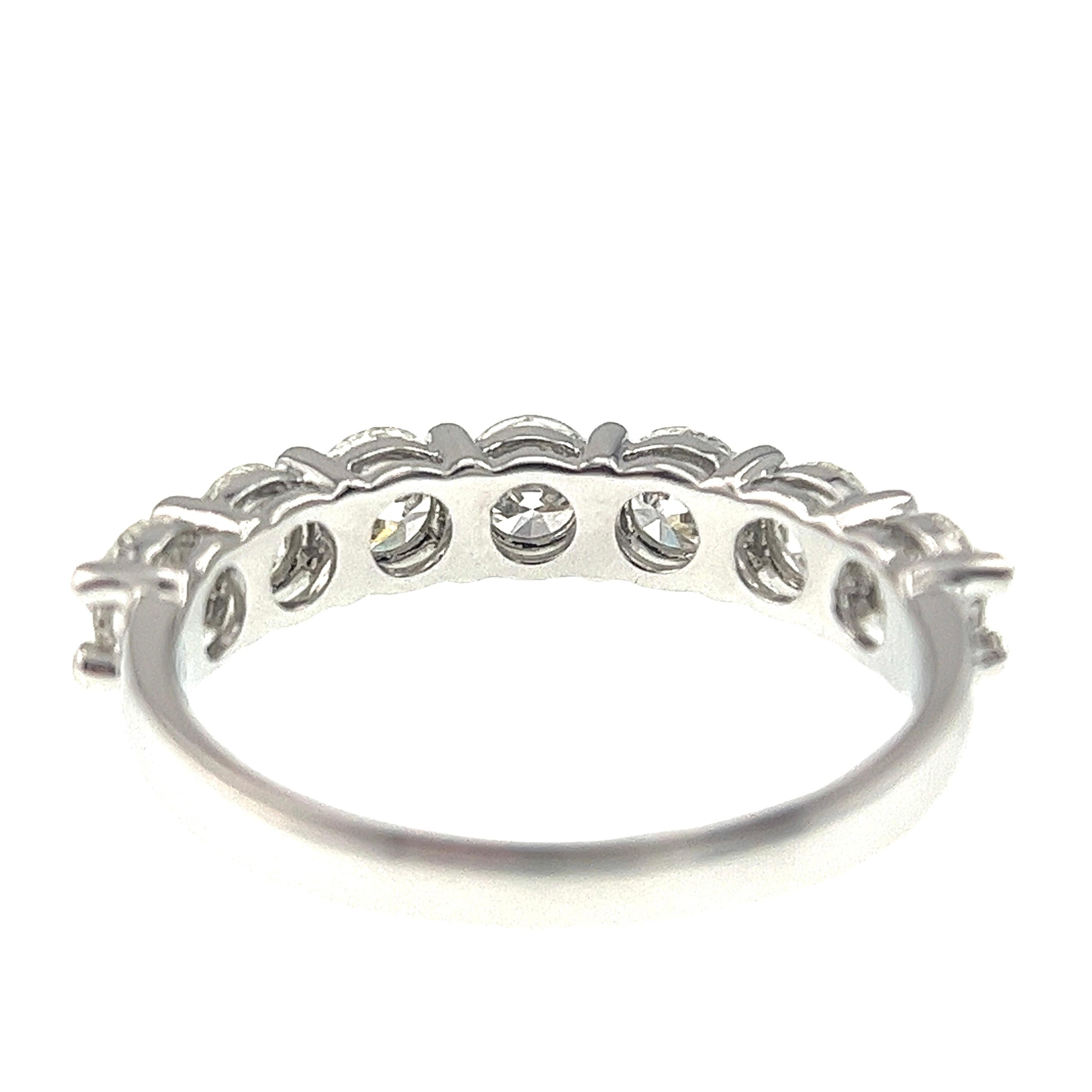 Modern 18K White Gold Natural Diamond Classic Engagement Fashion Ring For Sale