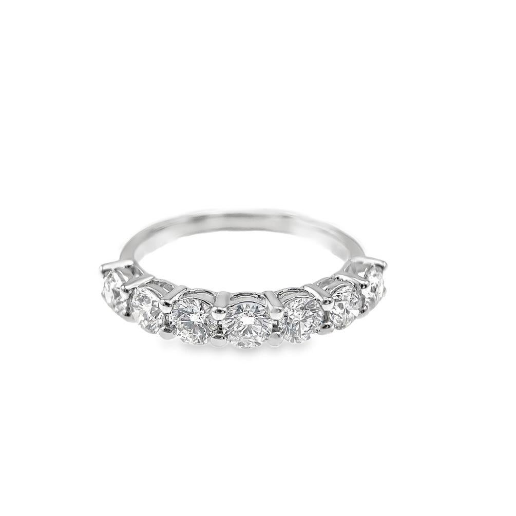 Round Cut 18K White Gold Natural Diamond Classic Engagement Fashion Ring For Sale