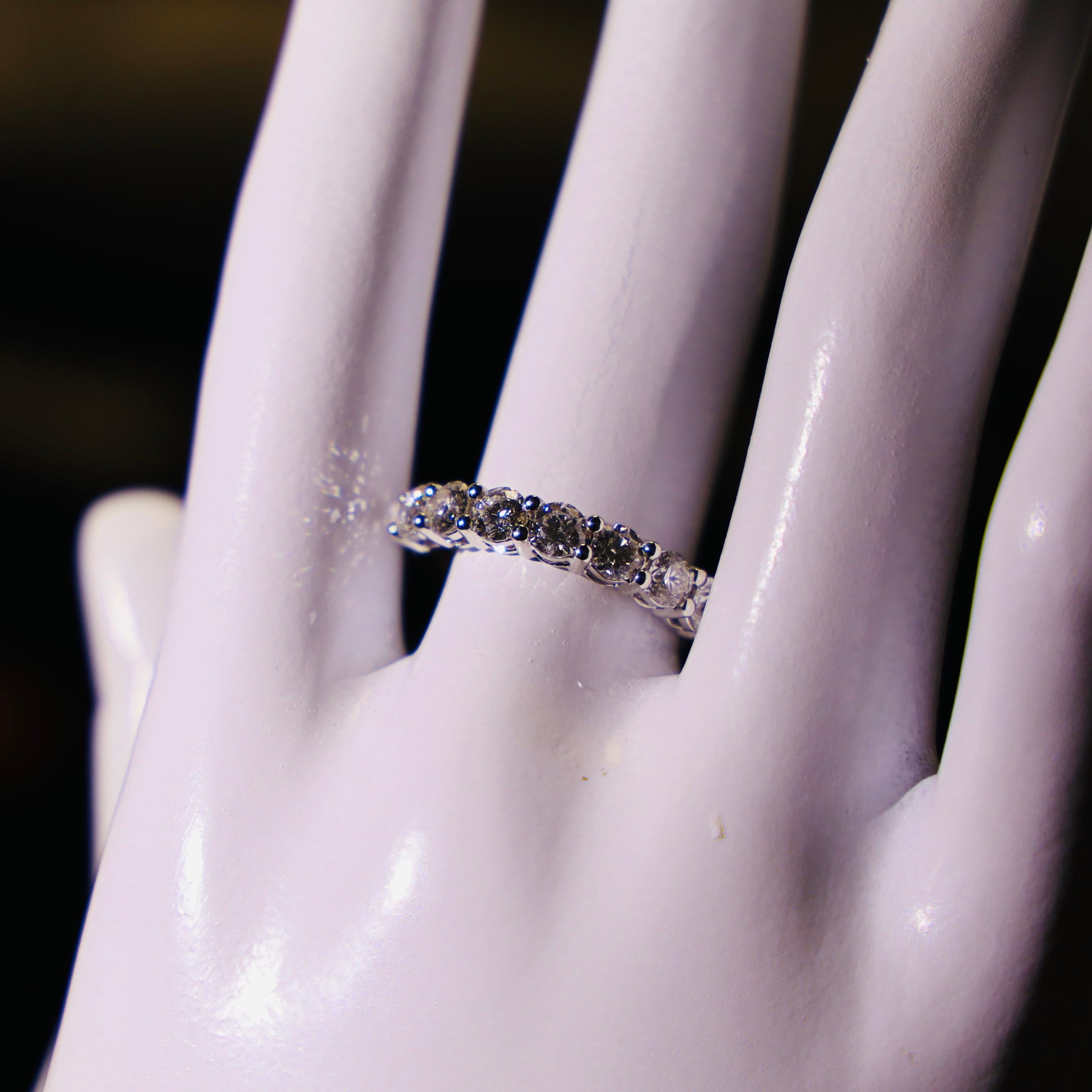 18K White Gold Natural Diamond Classic Engagement Fashion Ring For Sale 1