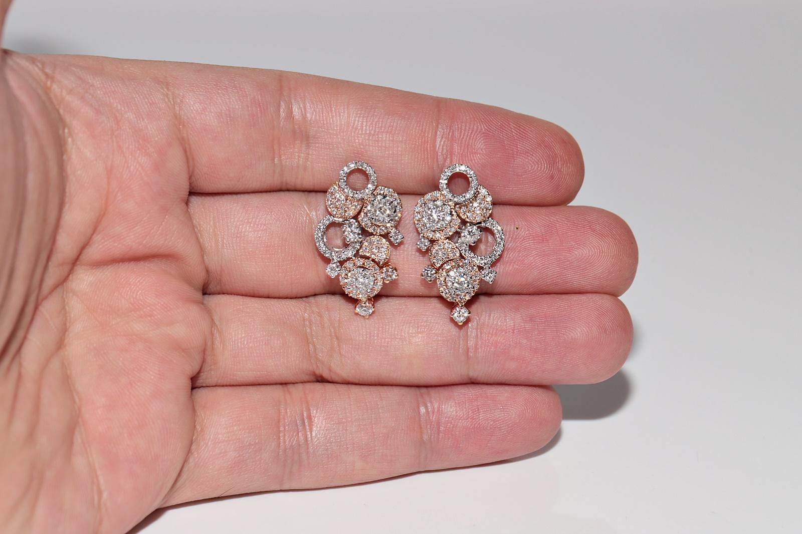 Orecchino a goccia decorato con diamanti naturali in oro bianco 18k in vendita 1