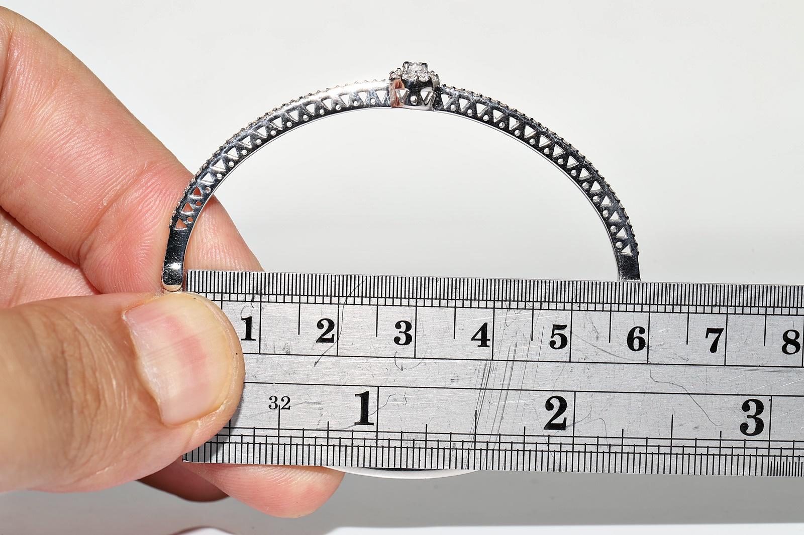 18k White  Bracelet jonc décoré de diamants naturels en or en vente 10