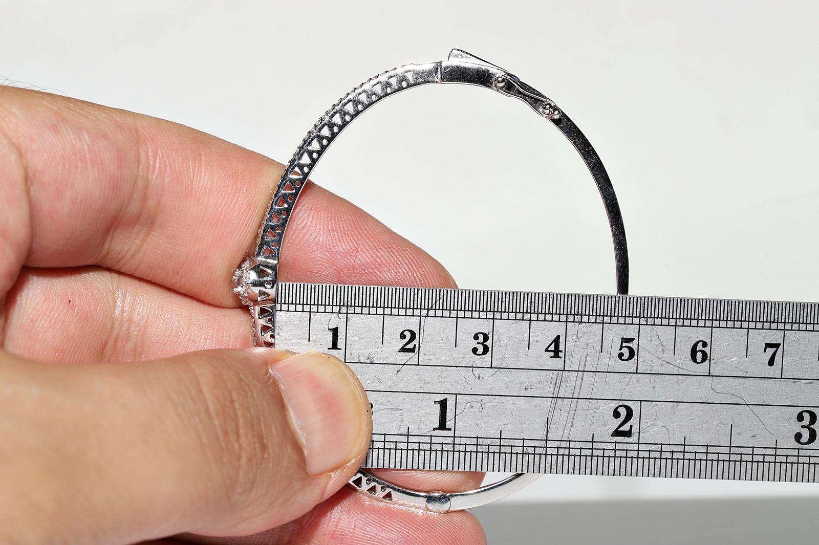 18k White  Gold Natural Diamond Decorated Bangle Bracelet For Sale 11