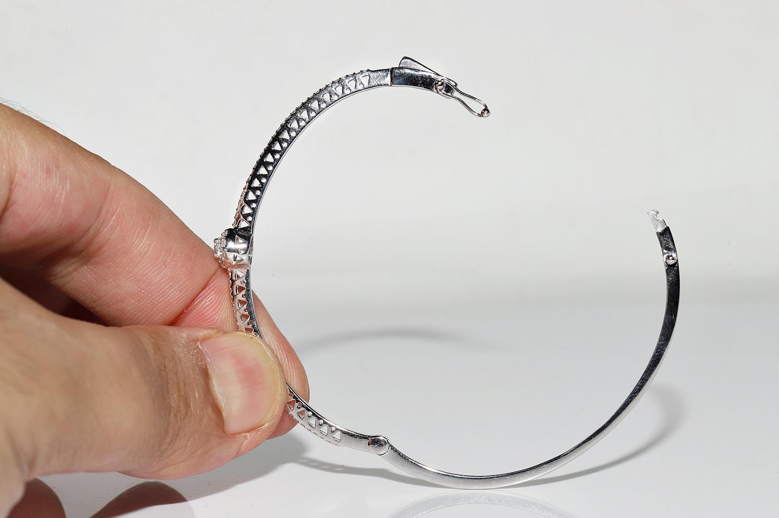 18k White  Bracelet jonc décoré de diamants naturels en or en vente 13