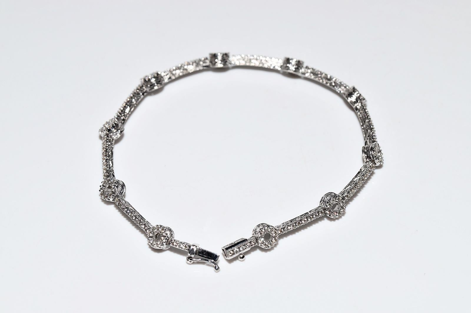 18k White Gold Natural Diamond Decorated Bracelet  For Sale 4