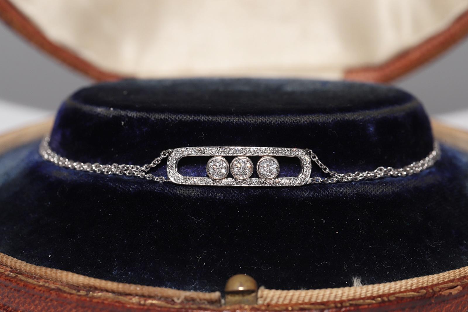 In ottime condizioni.
Il peso totale è di 3,7 grammi.
Totalmente è un diamante da 0,68 ct.
Il diamante ha un colore H e una purezza vvs-vs-s1.
La lunghezza totale del bracciale è di 18.8 cm.
La scatola non è inclusa.
Per qualsiasi domanda,