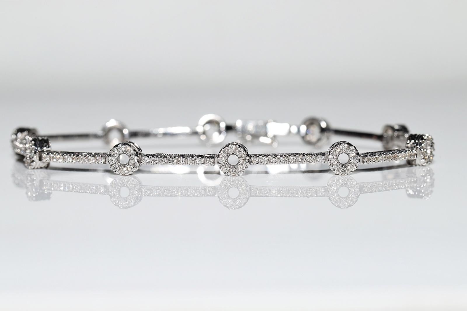 18k White Gold Natural Diamond Decorated Bracelet  In Good Condition For Sale In Fatih/İstanbul, 34