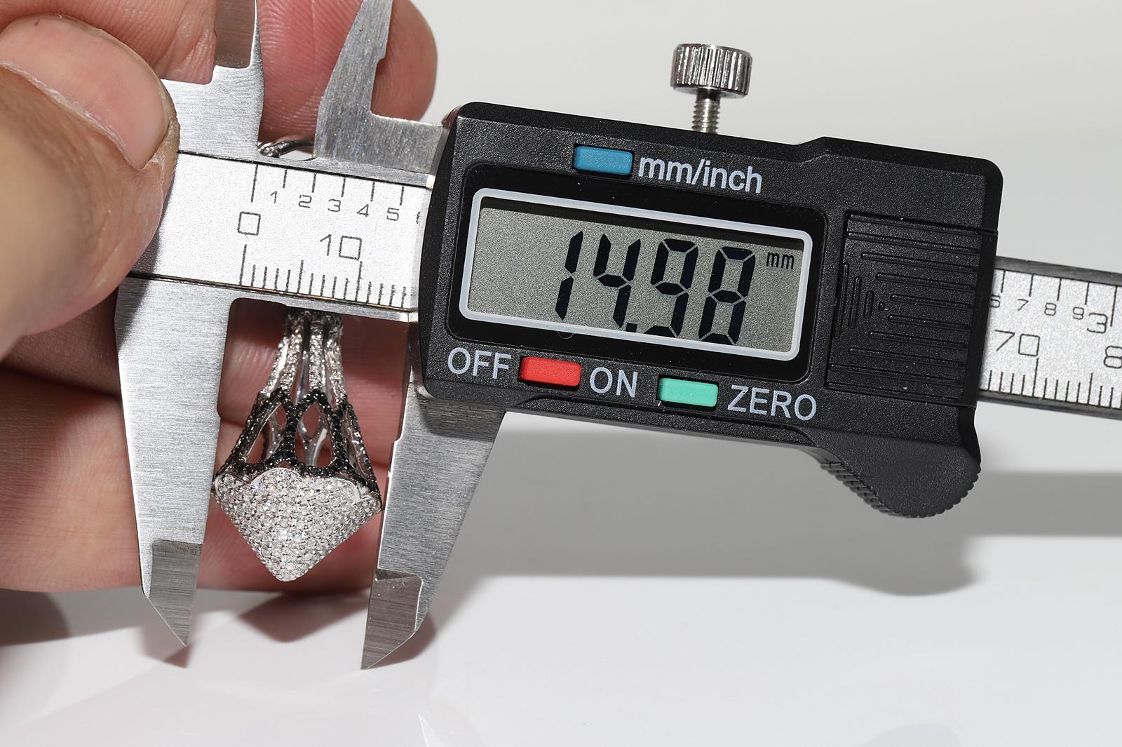 18k White Gold Natural Diamond Decorated Drop Earring For Sale 8