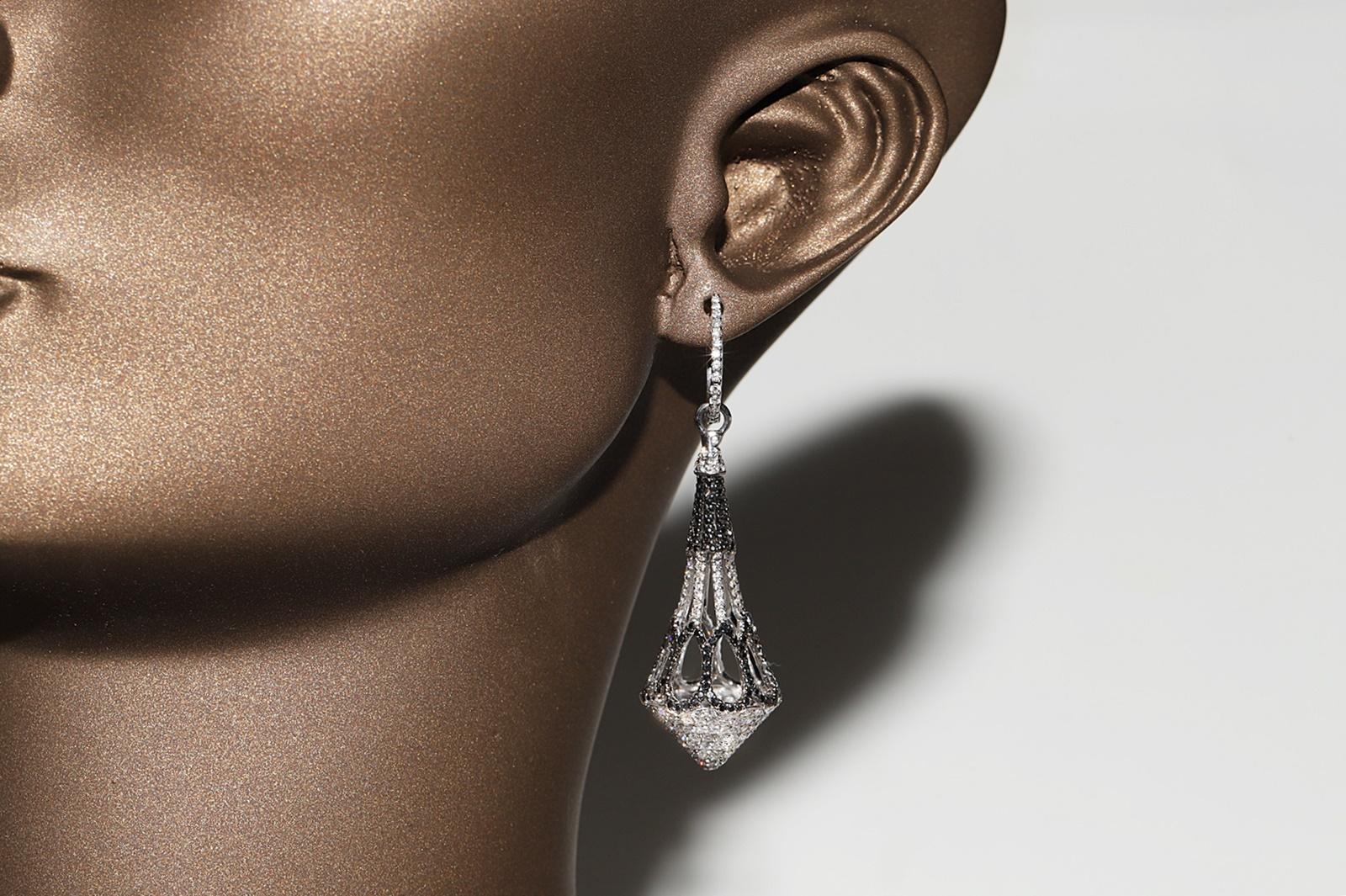 18k White Gold Natural Diamond Decorated Drop Earring For Sale 11