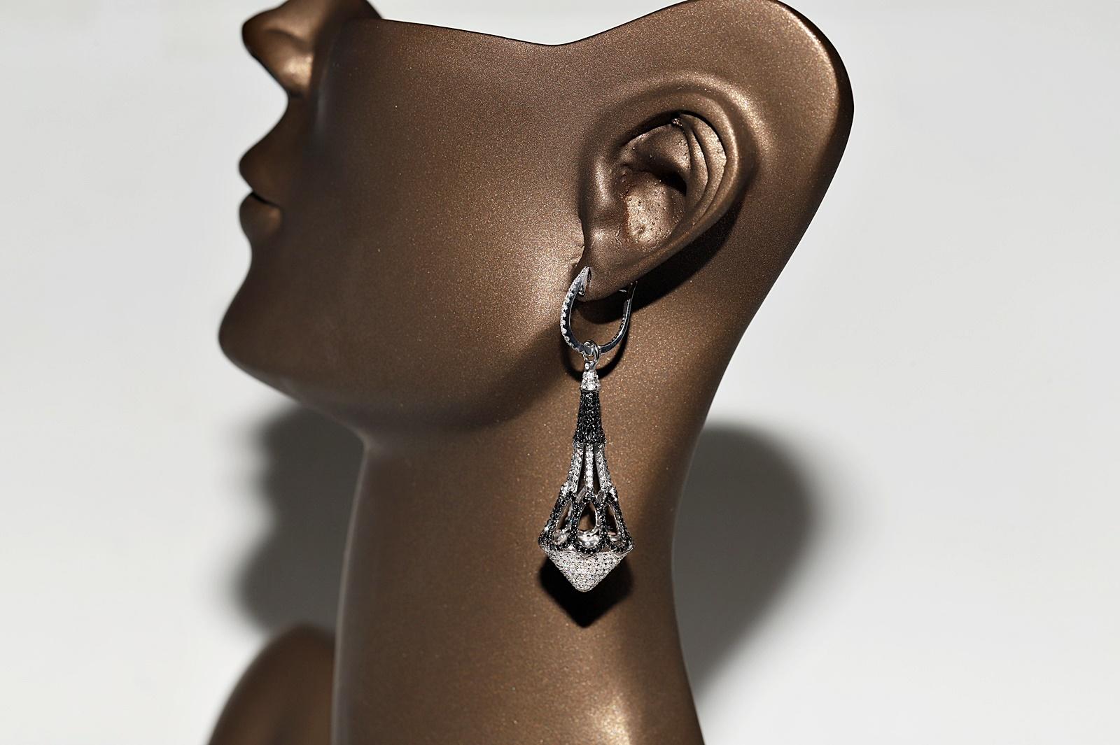 18k White Gold Natural Diamond Decorated Drop Earring For Sale 14