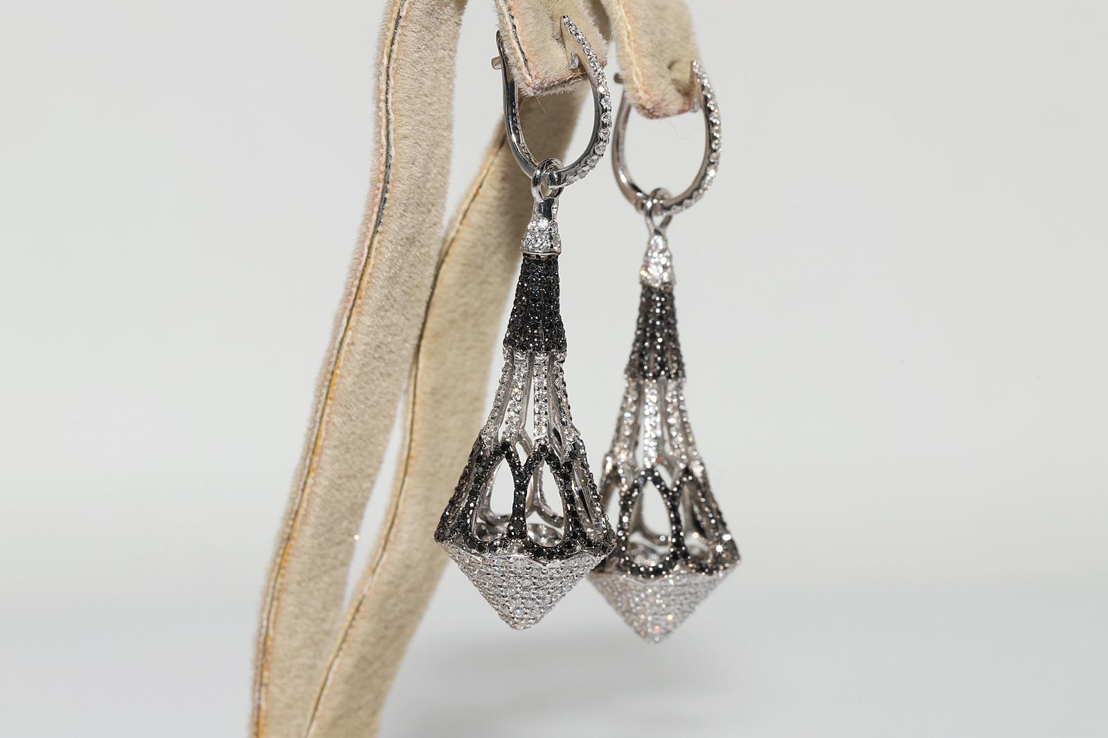 Modern 18k White Gold Natural Diamond Decorated Drop Earring For Sale