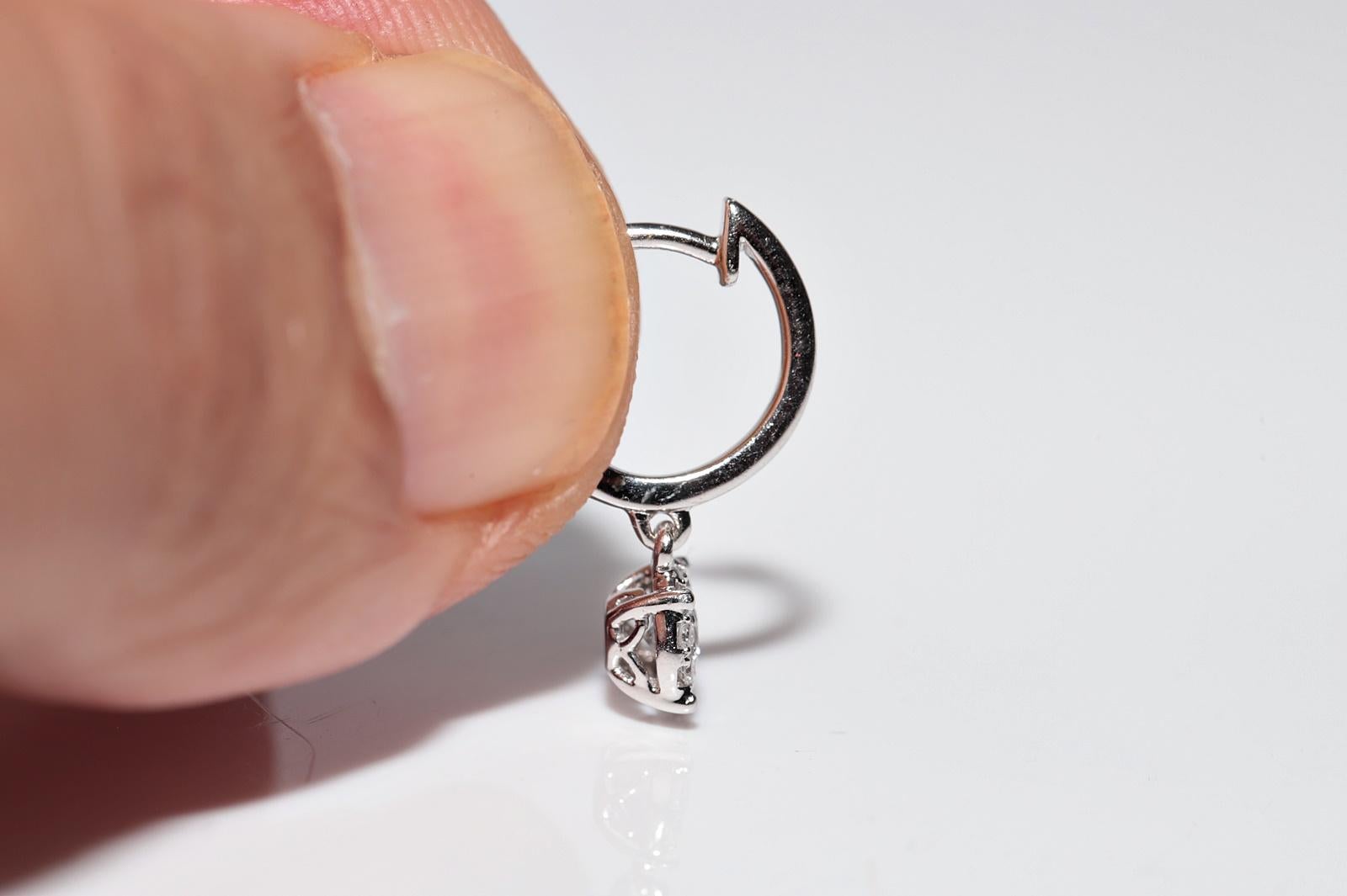 Boucles d'oreilles en or blanc 18 carats décorées de diamants naturels Bon état - En vente à Fatih/İstanbul, 34