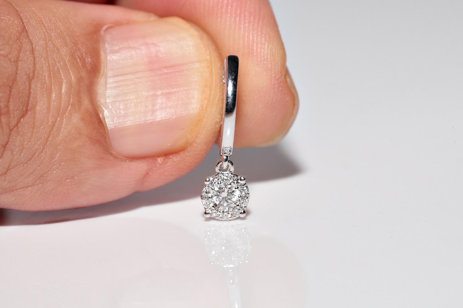 Boucles d'oreilles en or blanc 18 carats décorées de diamants naturels Pour femmes en vente