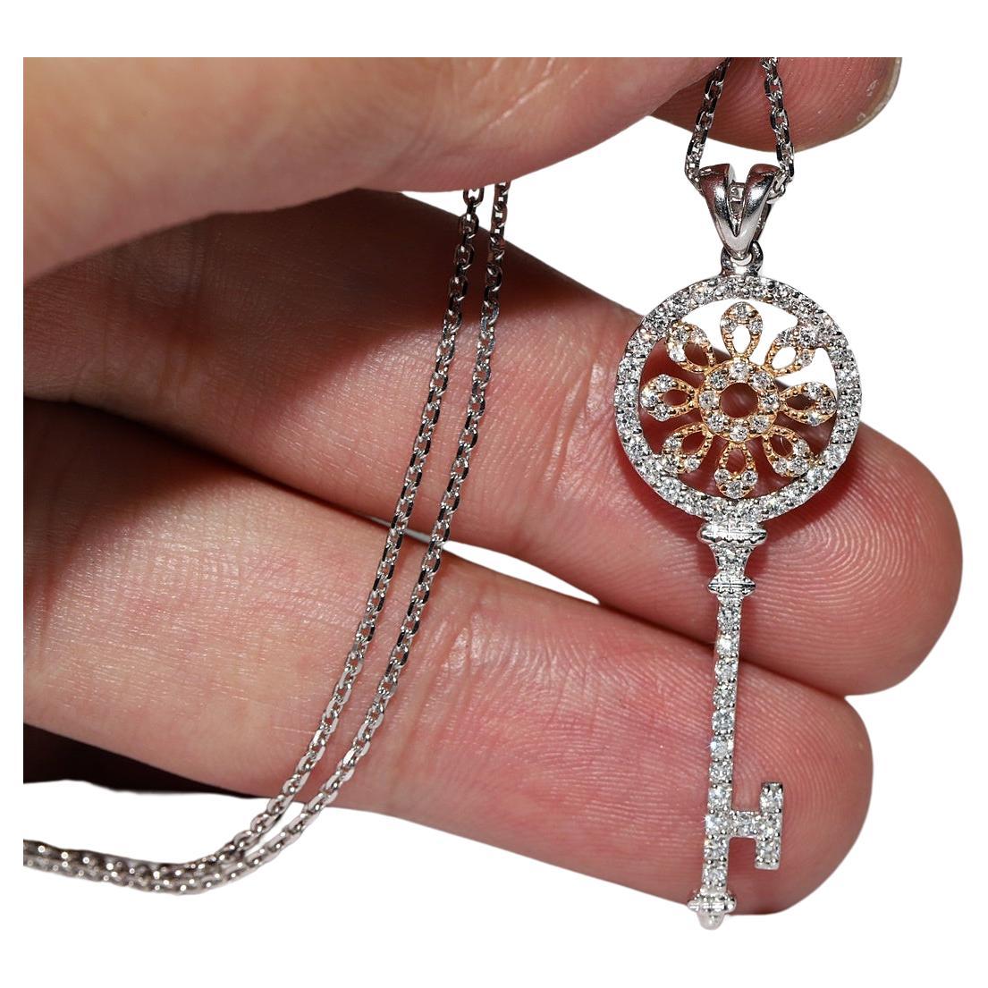 18k White Gold Natural Diamond Decorated Key Style Pendant Necklace
