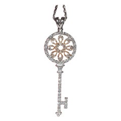 18k White Gold Natural Diamond Decorated Key Style Pendant Necklace