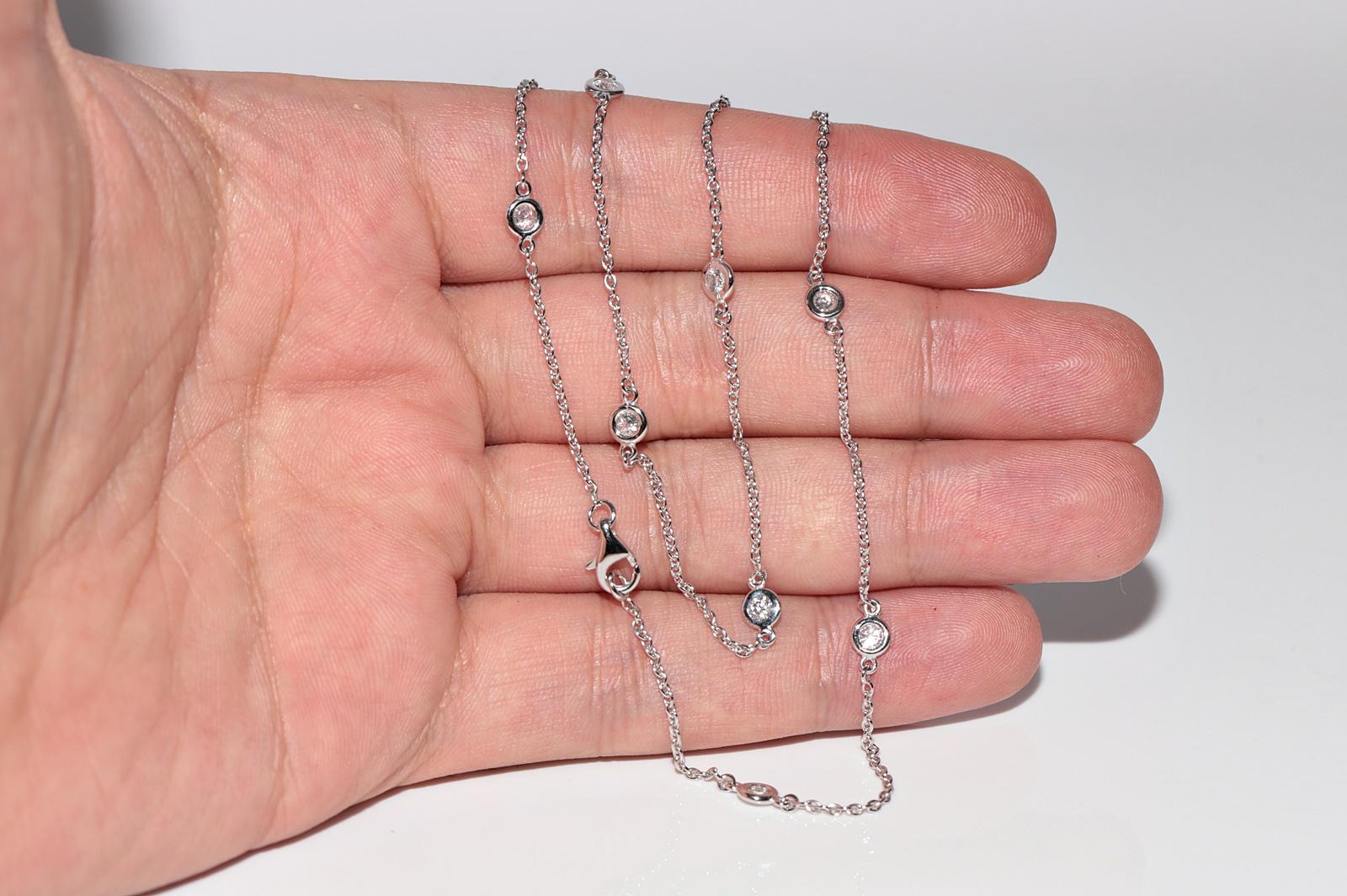 Collier décoré de diamants naturels en or blanc 18k en vente 7