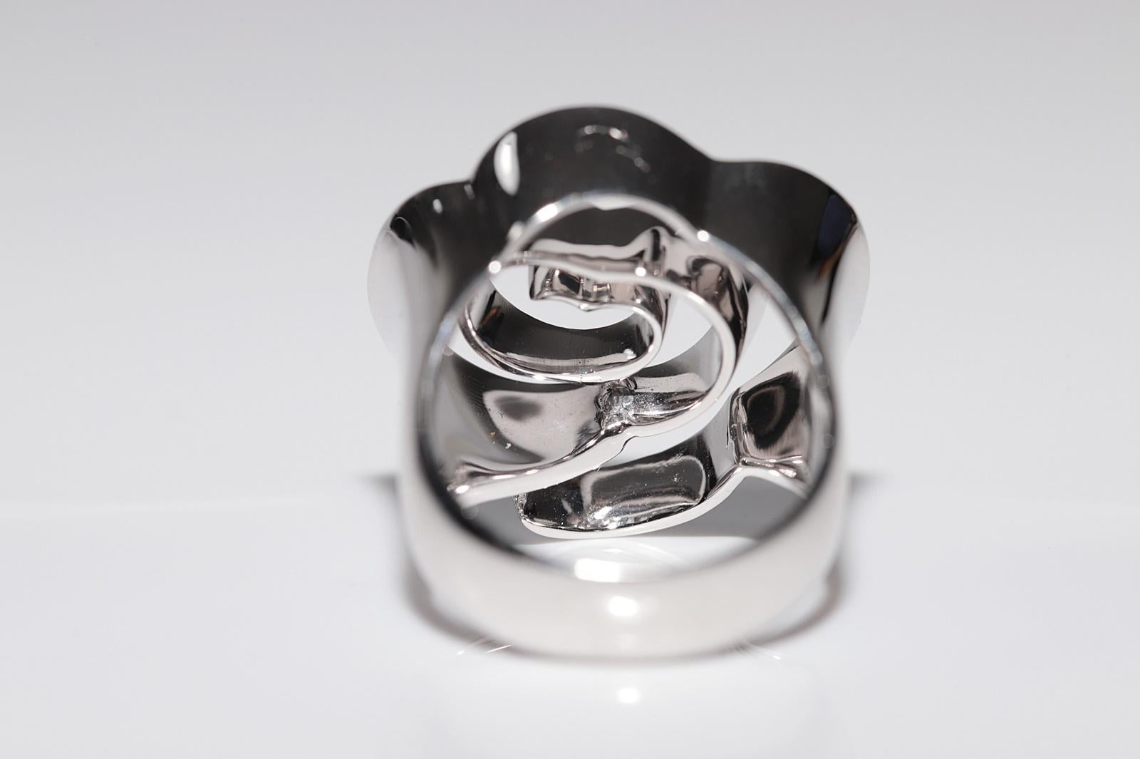 18k White Gold Natural Diamond Decorated Strong Heart Style Ring For Sale 4