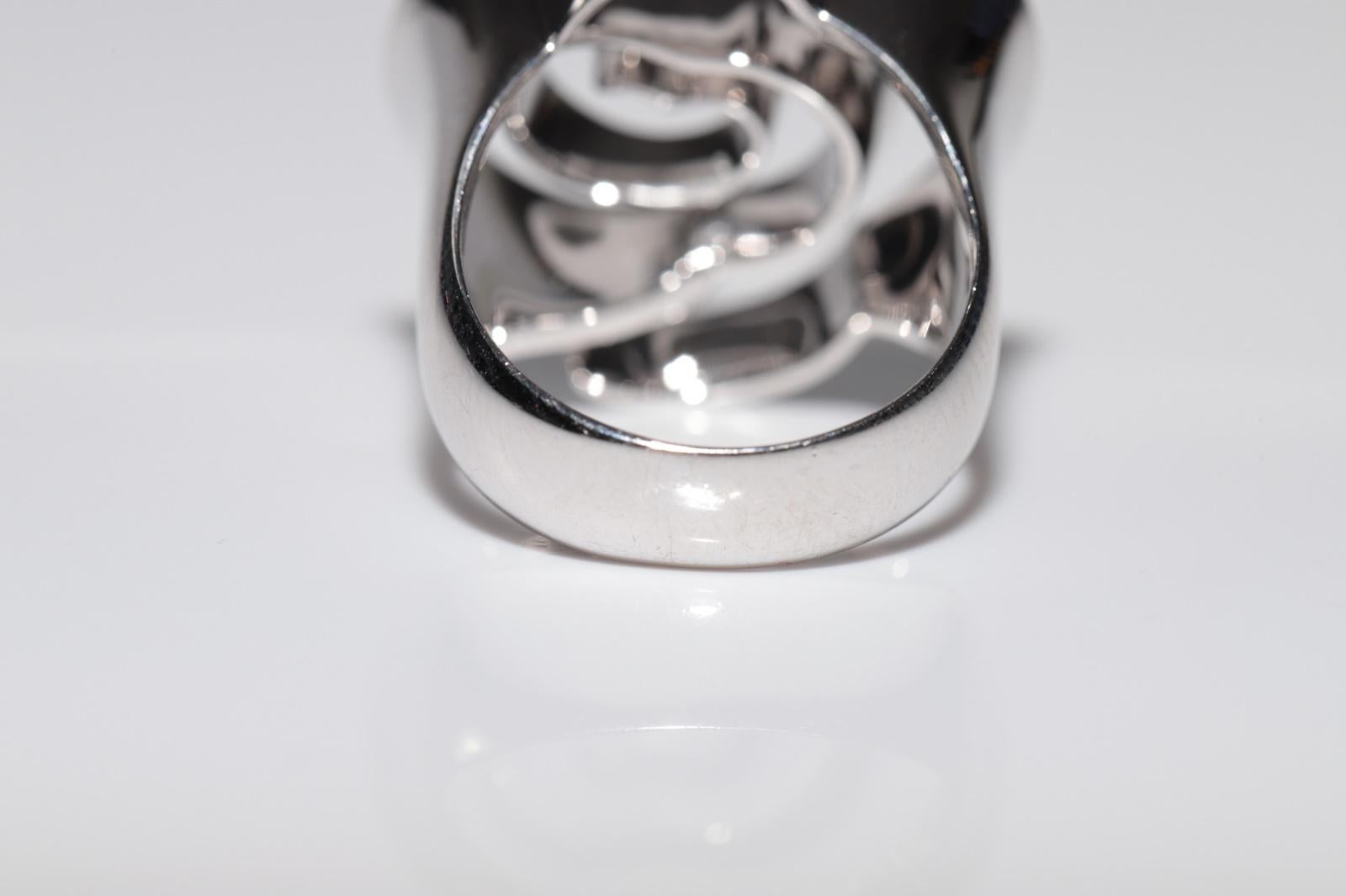 18k White Gold Natural Diamond Decorated Strong Heart Style Ring For Sale 5