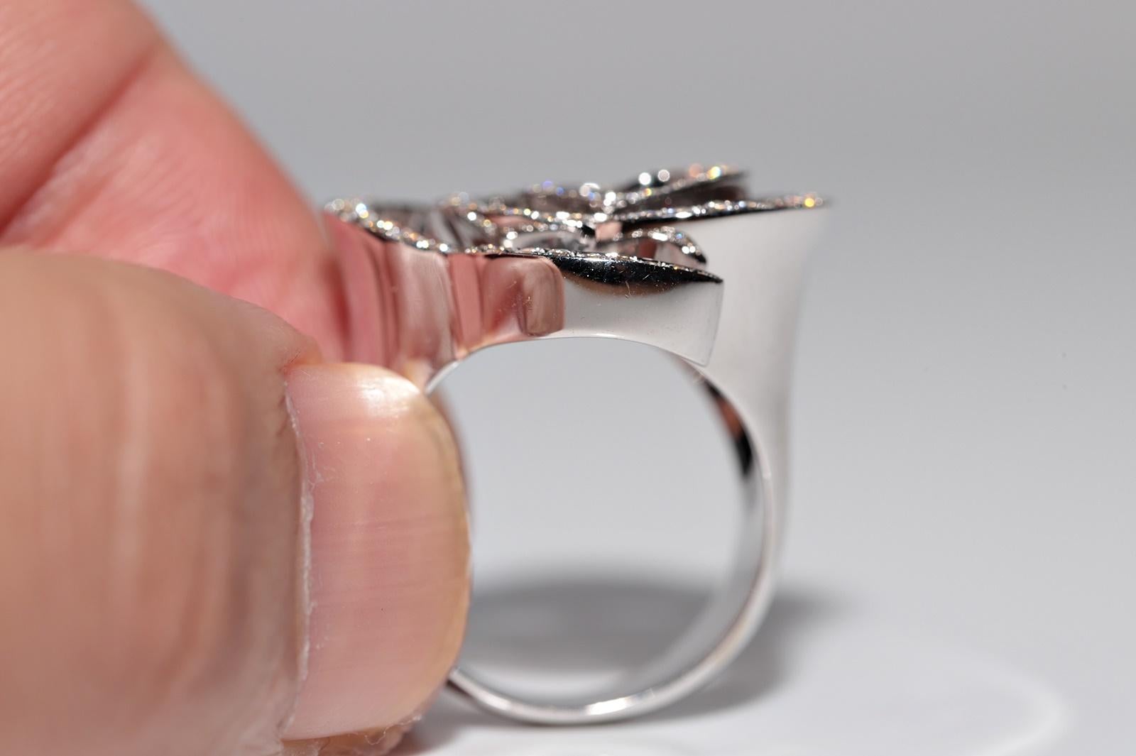 18k White Gold Natural Diamond Decorated Strong Heart Style Ring For Sale 7