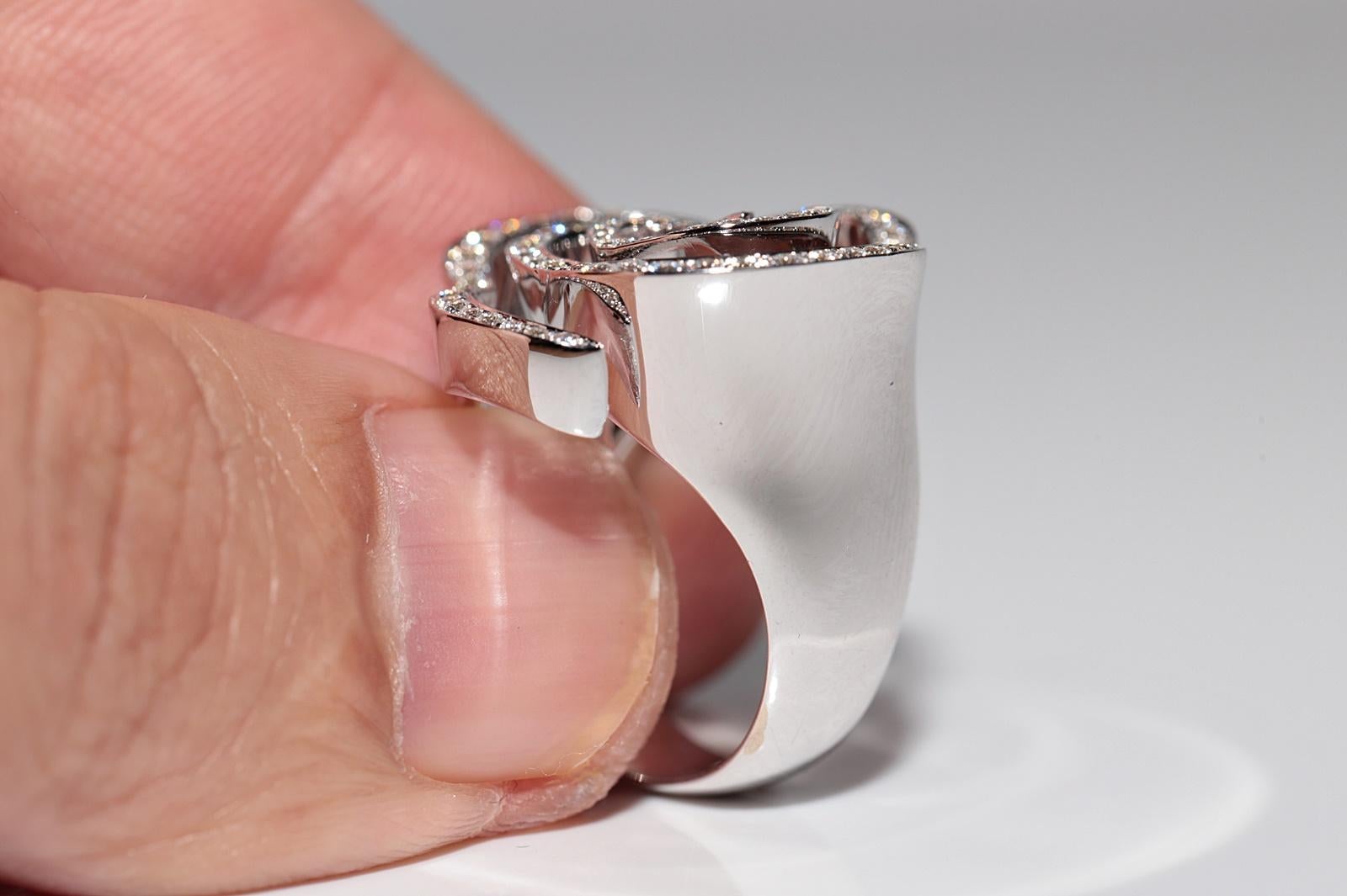 18k White Gold Natural Diamond Decorated Strong Heart Style Ring For Sale 8