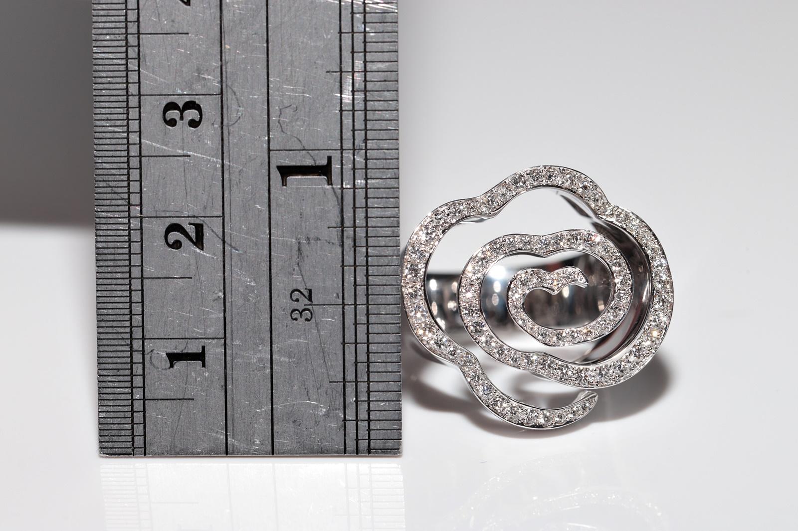 18k White Gold Natural Diamond Decorated Strong Heart Style Ring For Sale 9